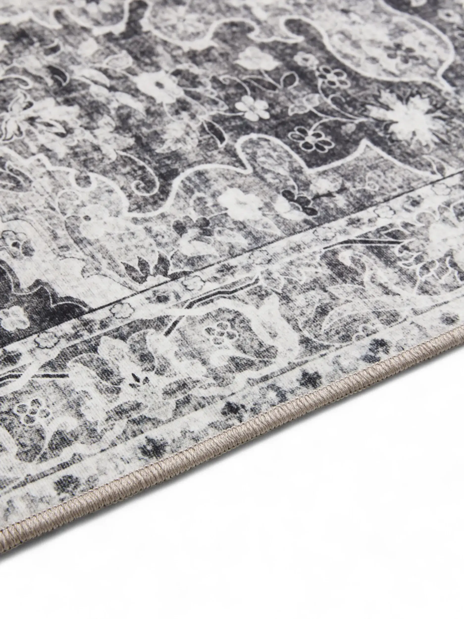 Rug made of 100% Polyester in Grey with a 100% Polyester high pile by benuta Basic