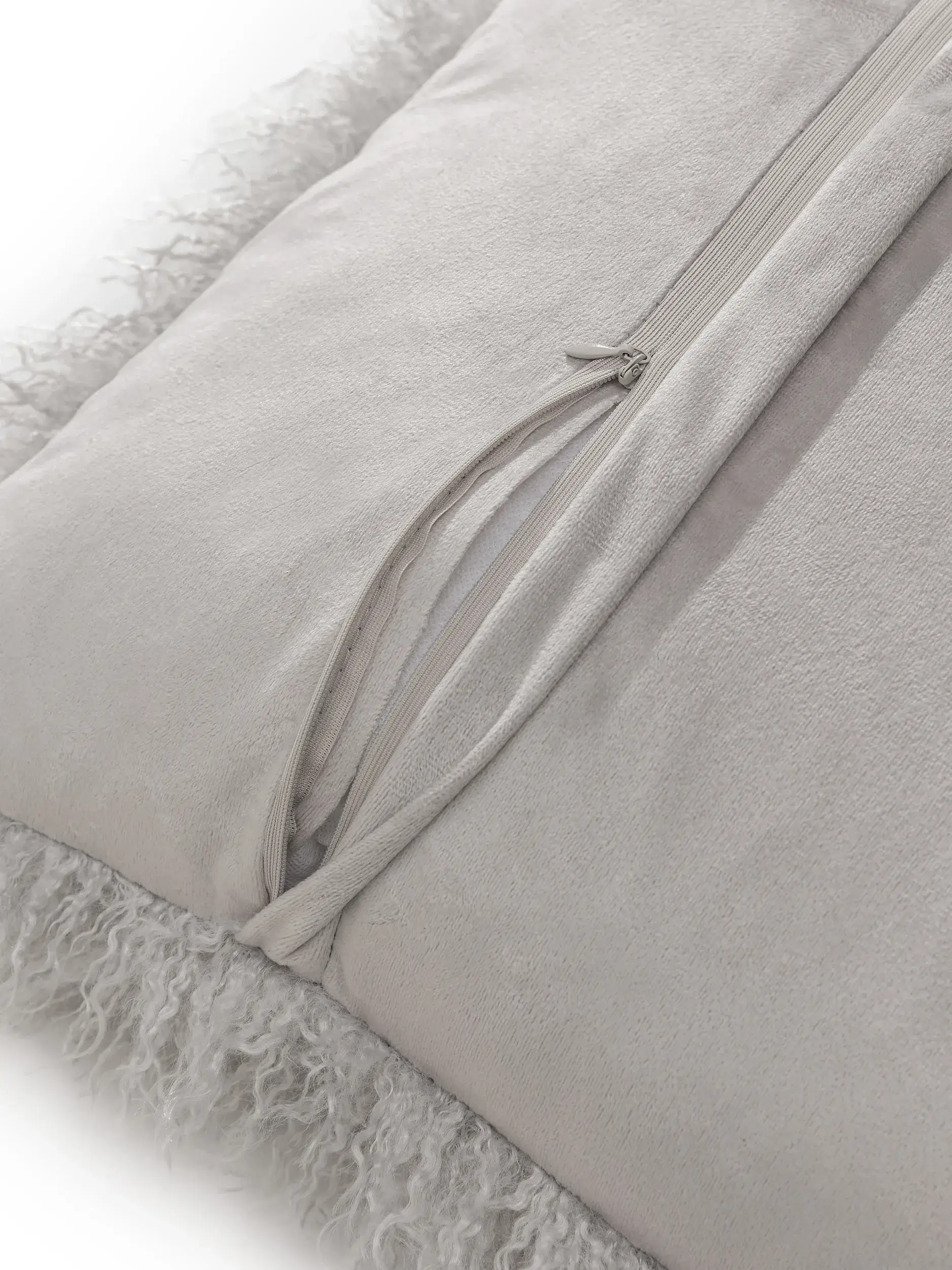 Kissenbezug Oscar Grau in Einfarbig design made of 100% Polyester by benuta Nest