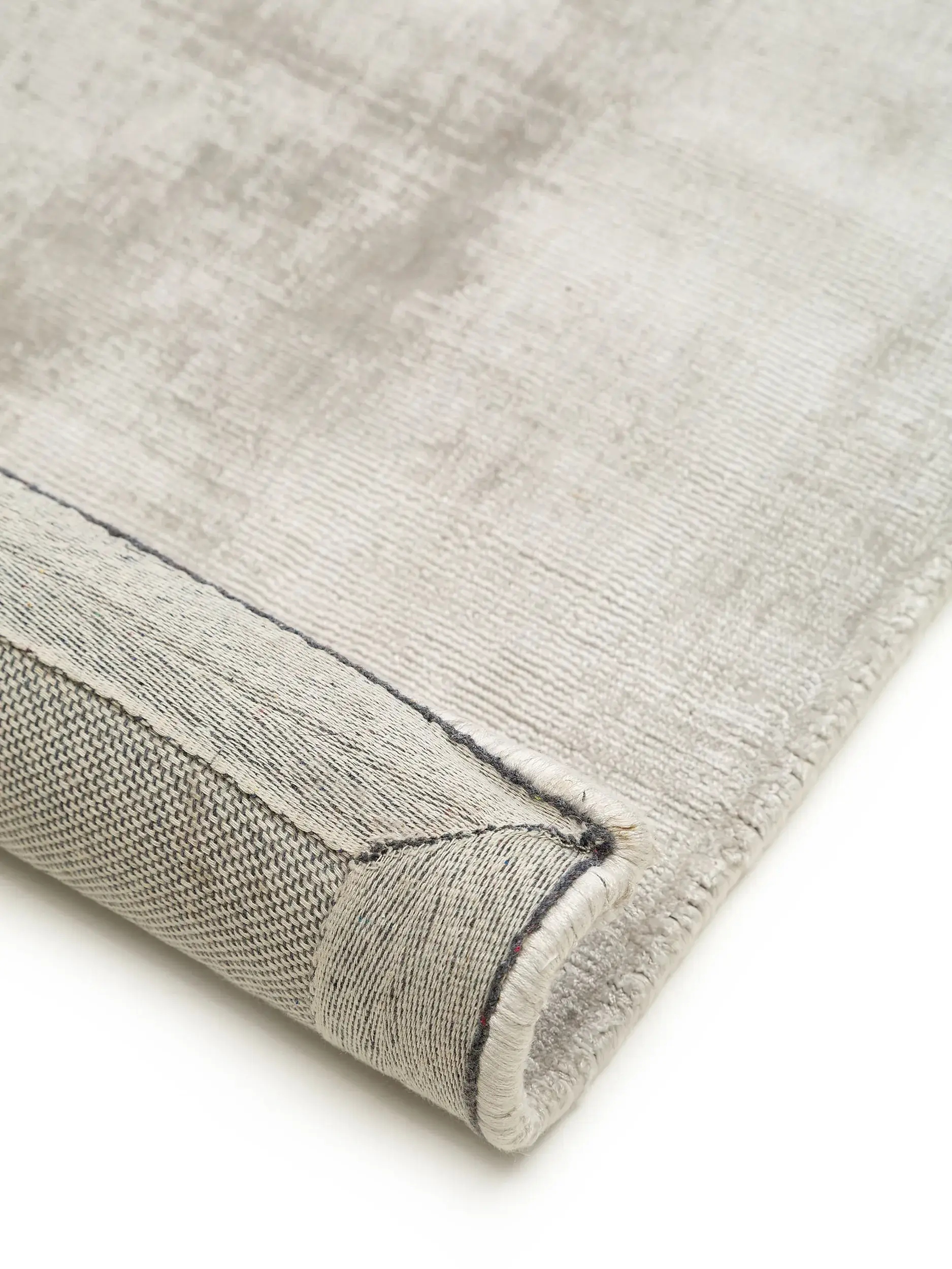Tappeto di 100% Viscosa in Grigio con pelo alto 100% Viscosa da benuta pure