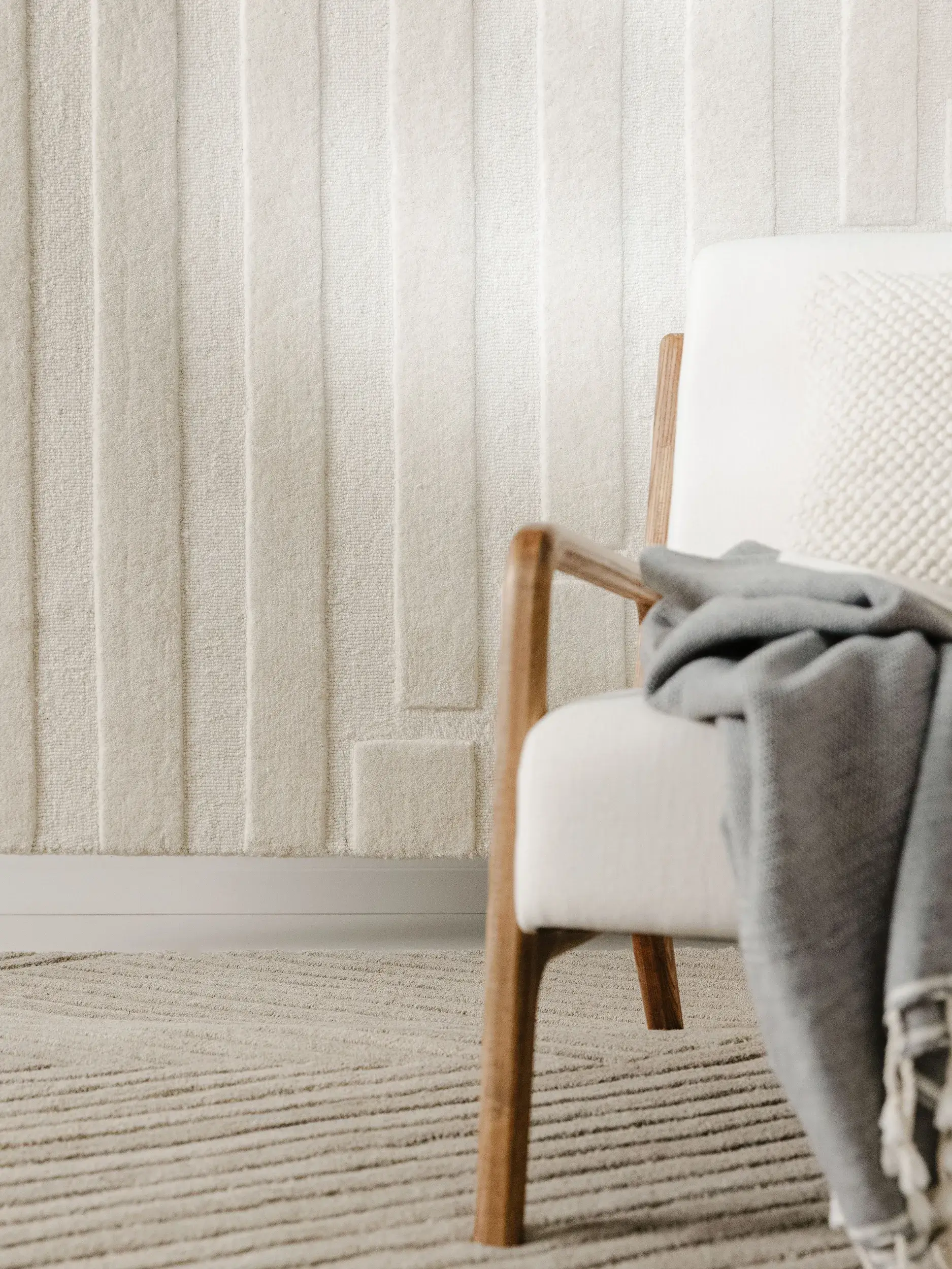 Rug made of 100% Wolle in Weiß with a 100% Wolle high pile by benuta Pure