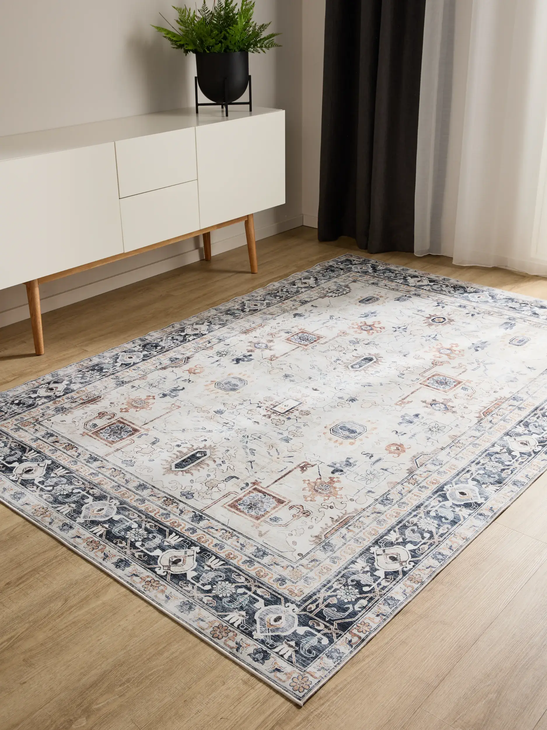 Teppich aus 100% Polyester in Beige mit 100% Polyester hohem Flor von benuta Basic