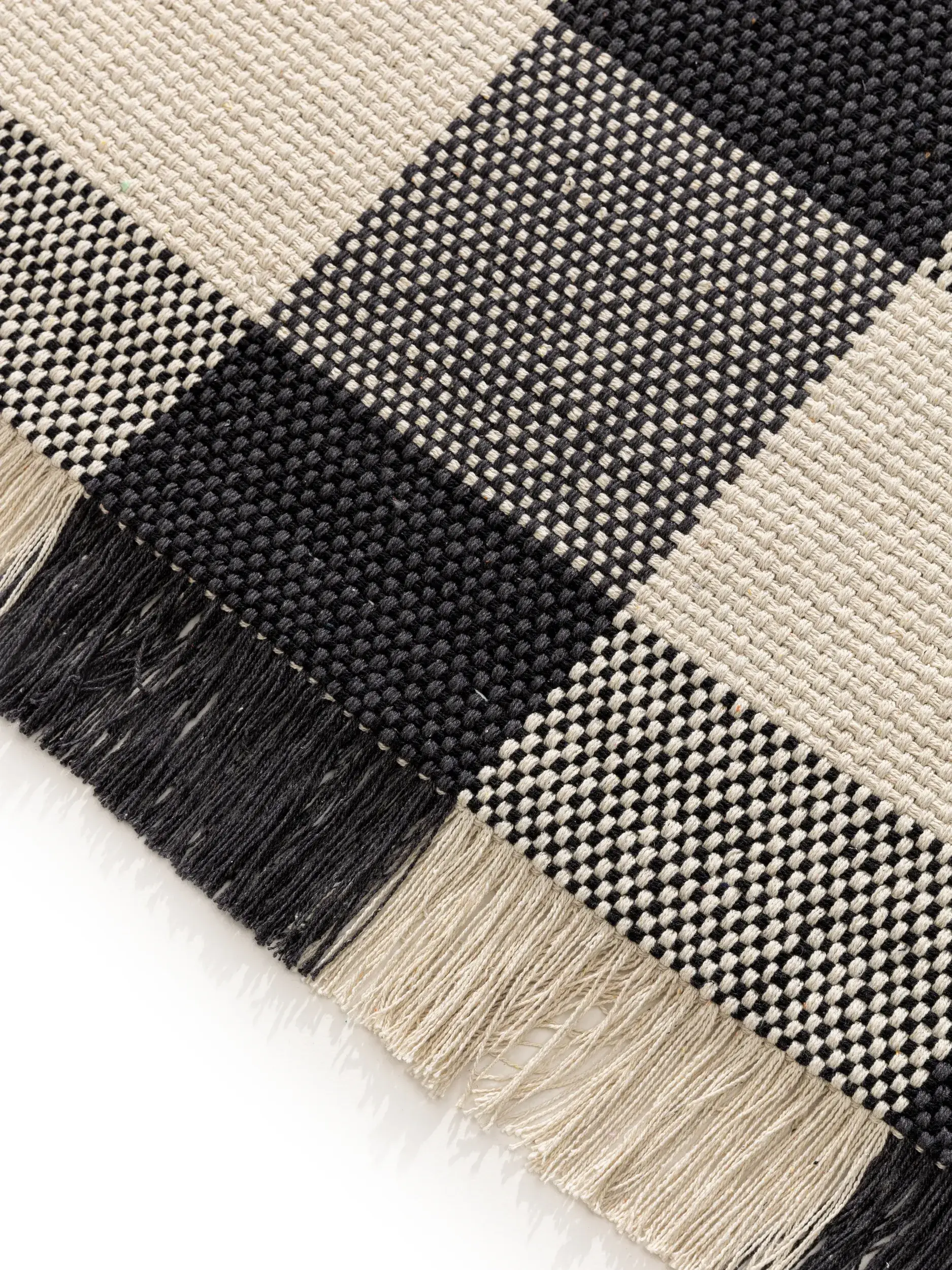 Teppich aus 100% Baumwolle in Schwarz/Weiß mit 100% Baumwolle hohem Flor von benuta Pop