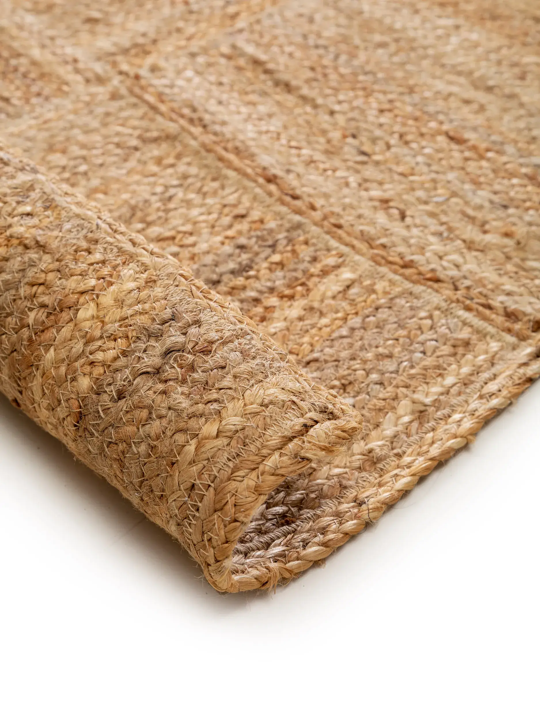 Teppich aus 100% Jute in Braun mit 100% Jute hohem Flor von benuta Pure