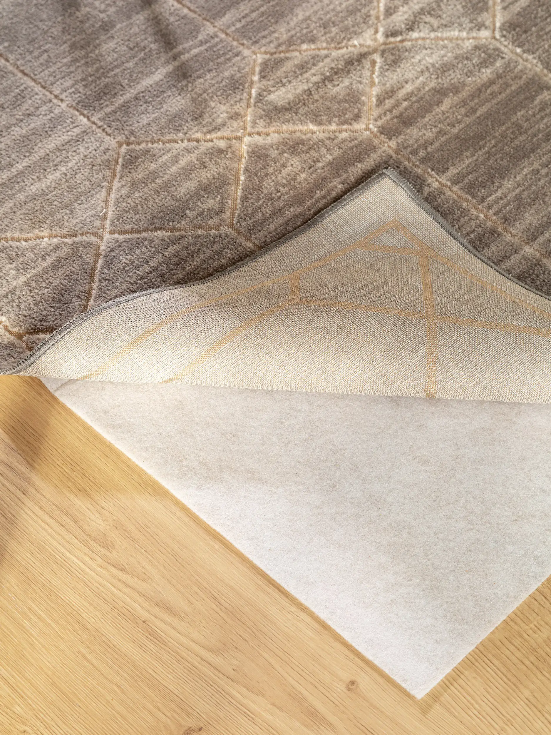 Matta av 100% Polyester i Grå med 100% Polyester hög lugg från benuta