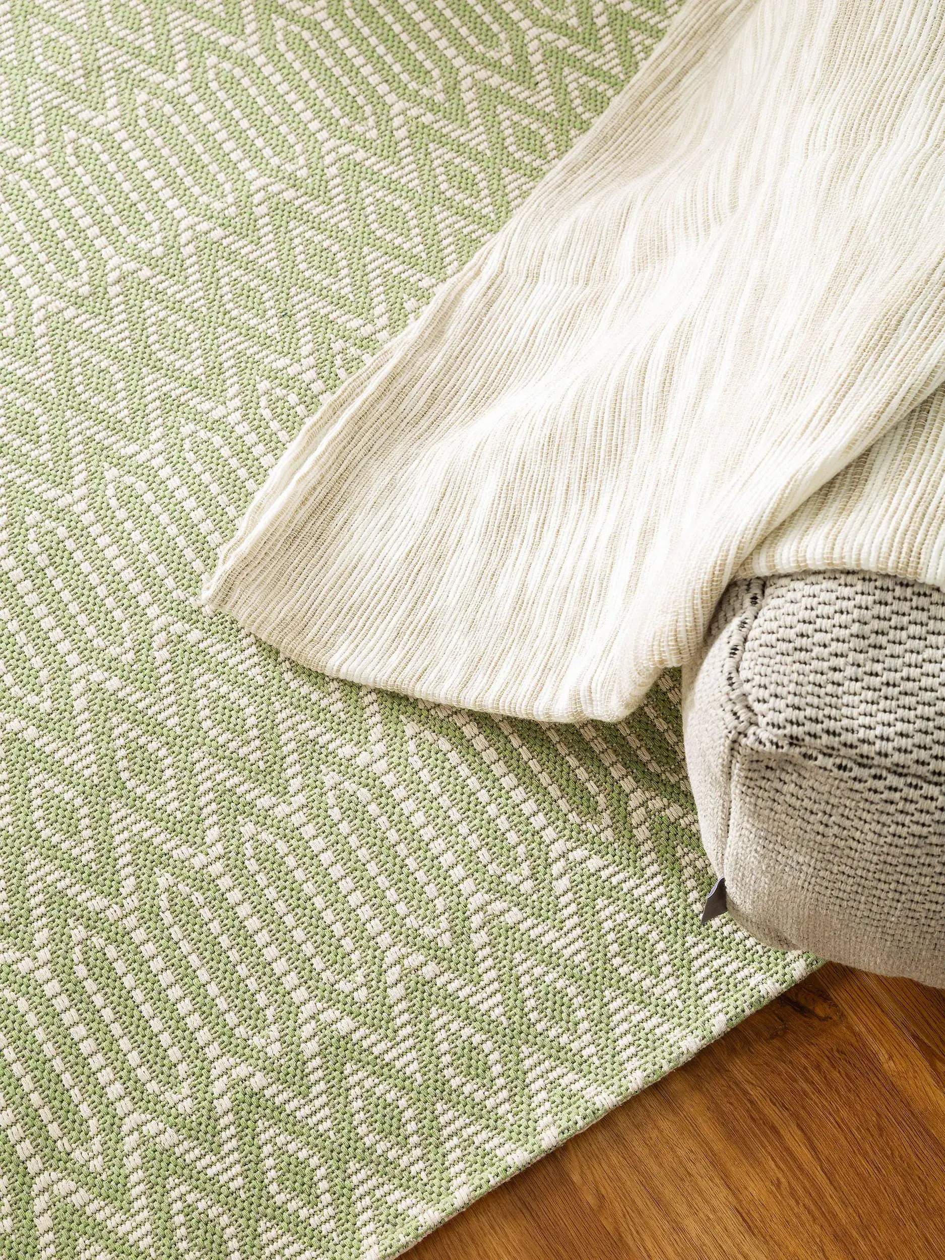 Rug made of 100% Cotton in Green with a 100% Cotton high pile by benuta Nest
