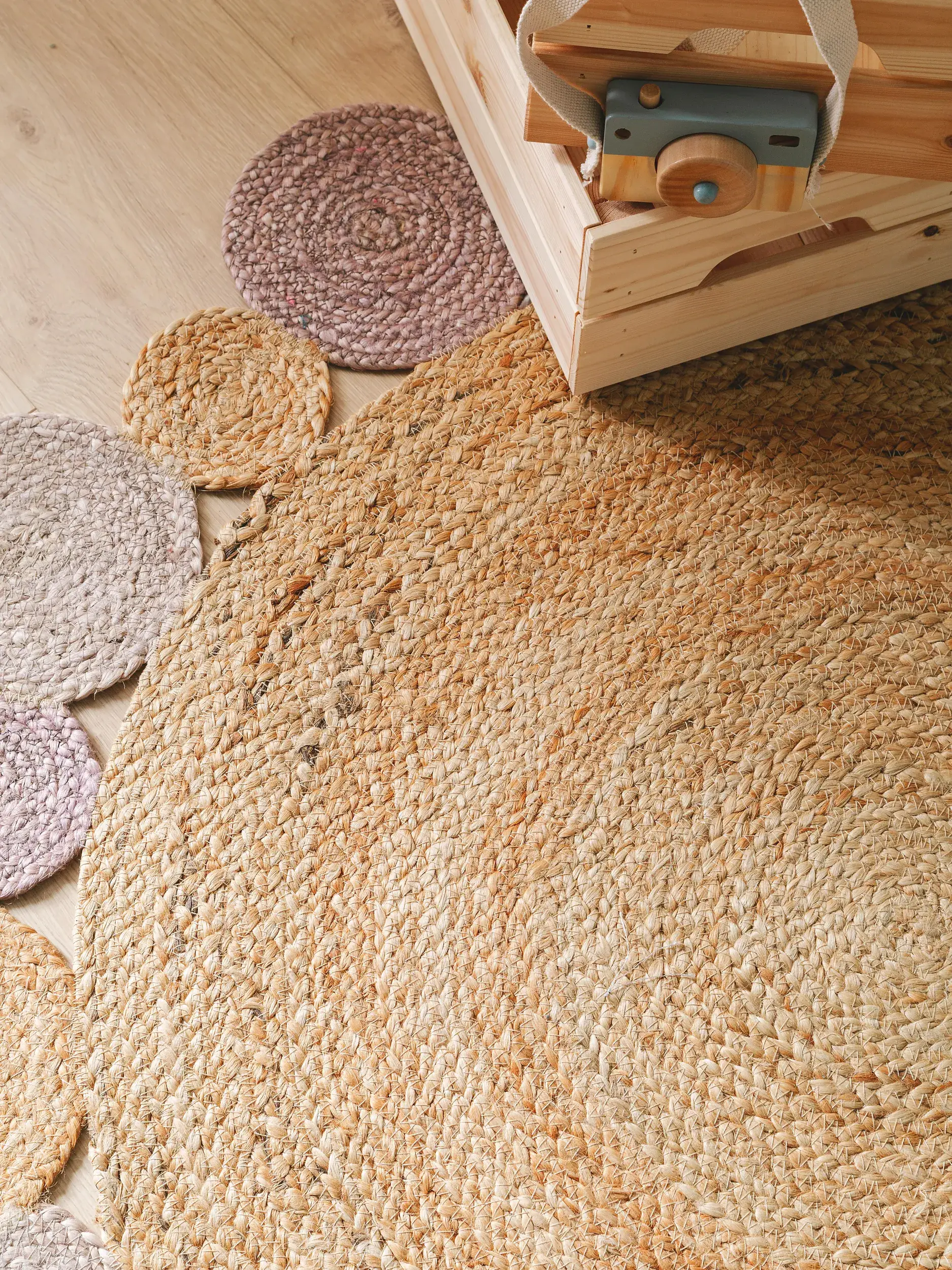 Teppich Bubbles aus 100% Jute in Lila von Lytte