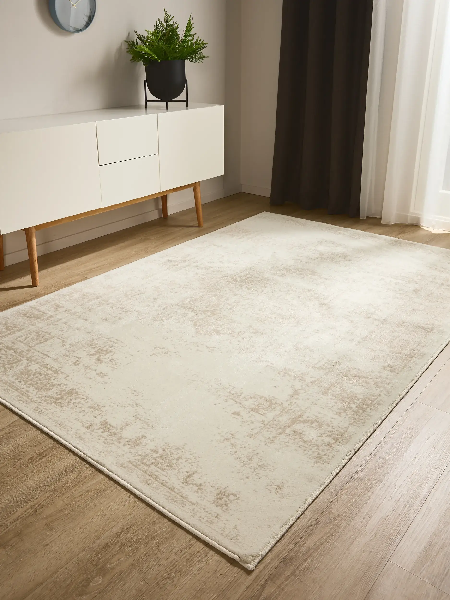 Rug made of 100% Polypropylen in Beige with a 100% Polypropylen high pile by benuta Basic