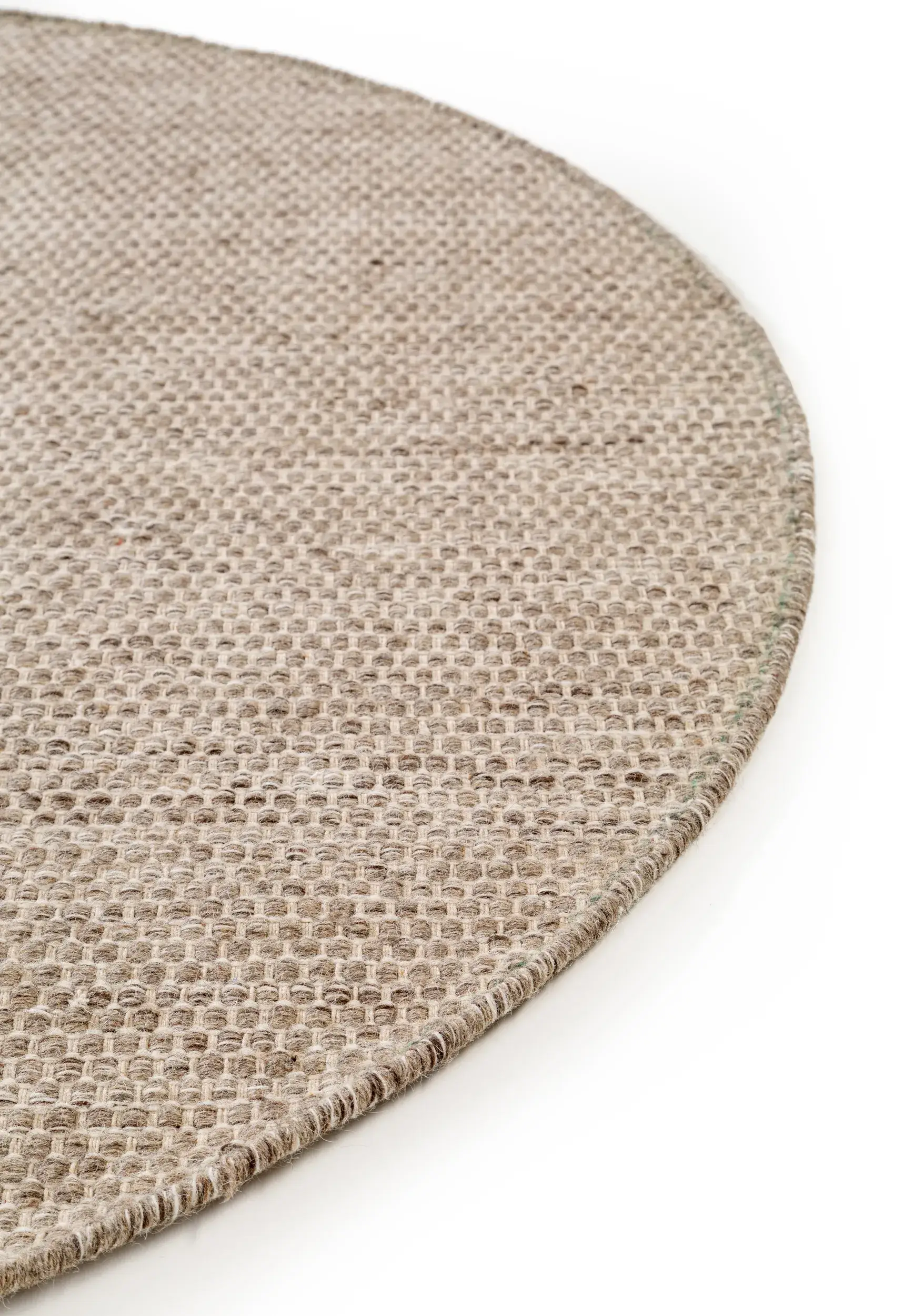 Rug made of 80% Wolle, 20% Baumwolle in Taupe with a 80% Wolle, 20% Baumwolle high pile by benuta Pure