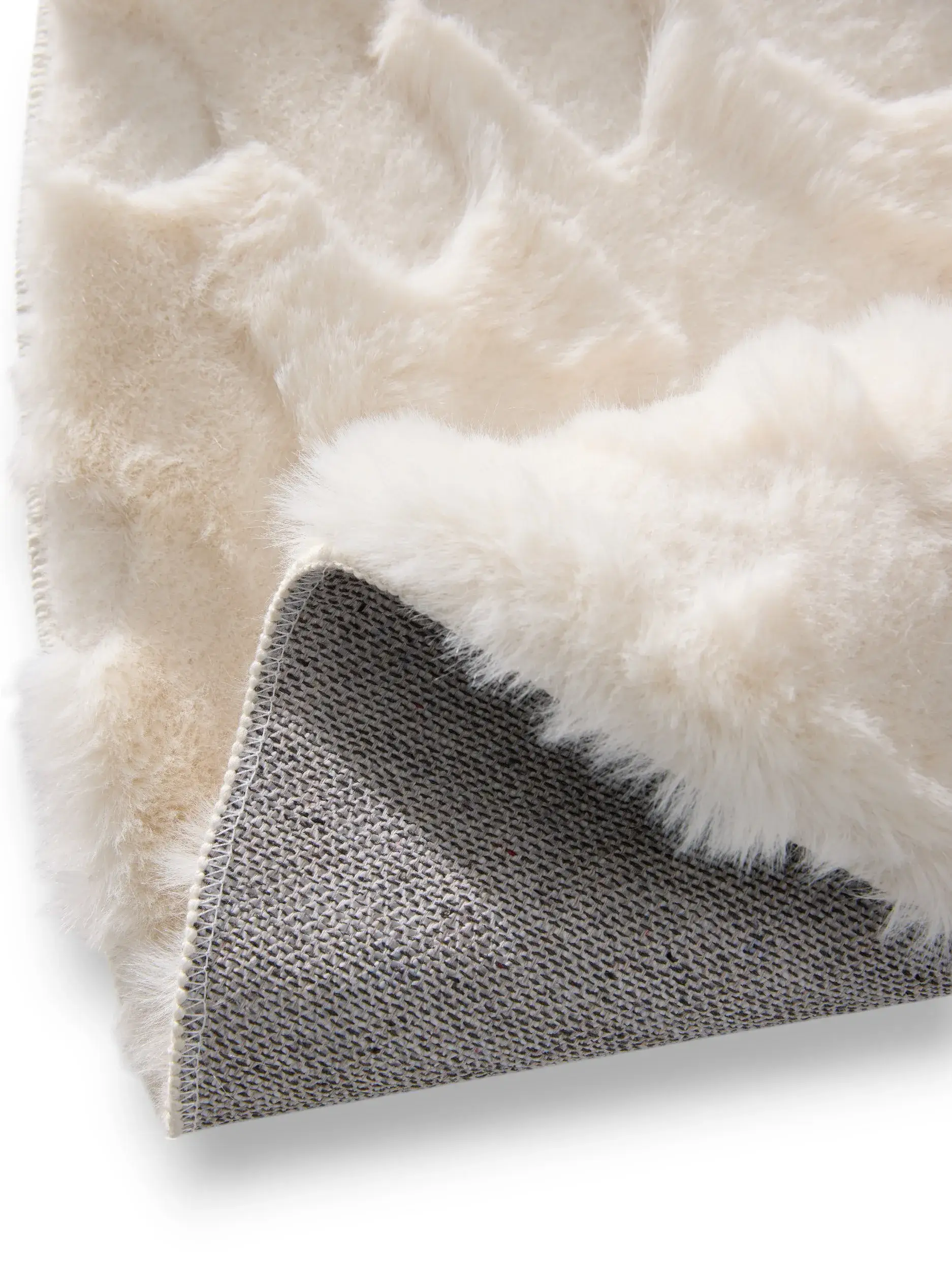 Rug made of 100% Polyester in Beige with a 100% Polyester high pile by benuta Pop
