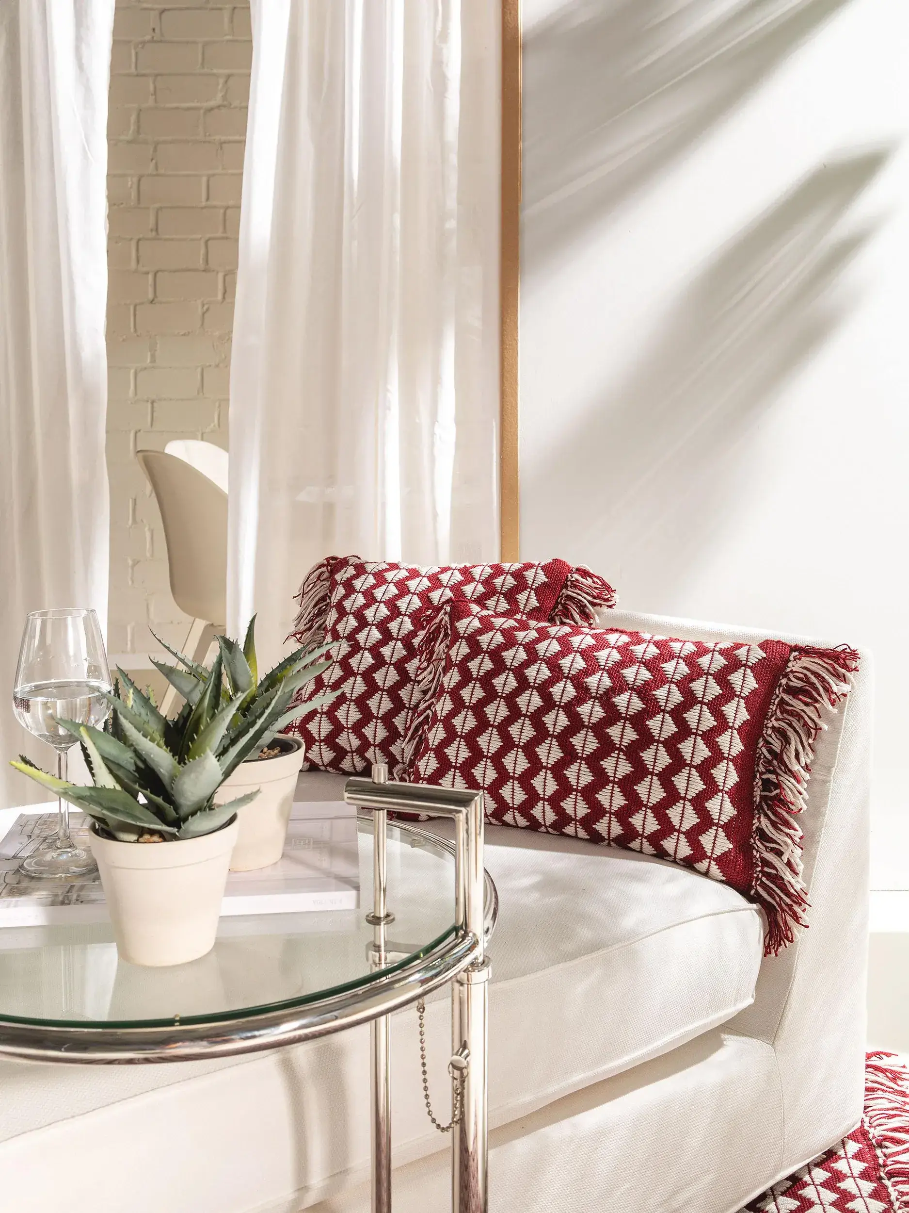In- & Outdoor Kissen Morty Rot i Geometrisch-design laget av 100 % polyester (resirkulert PET) fra benuta Pure