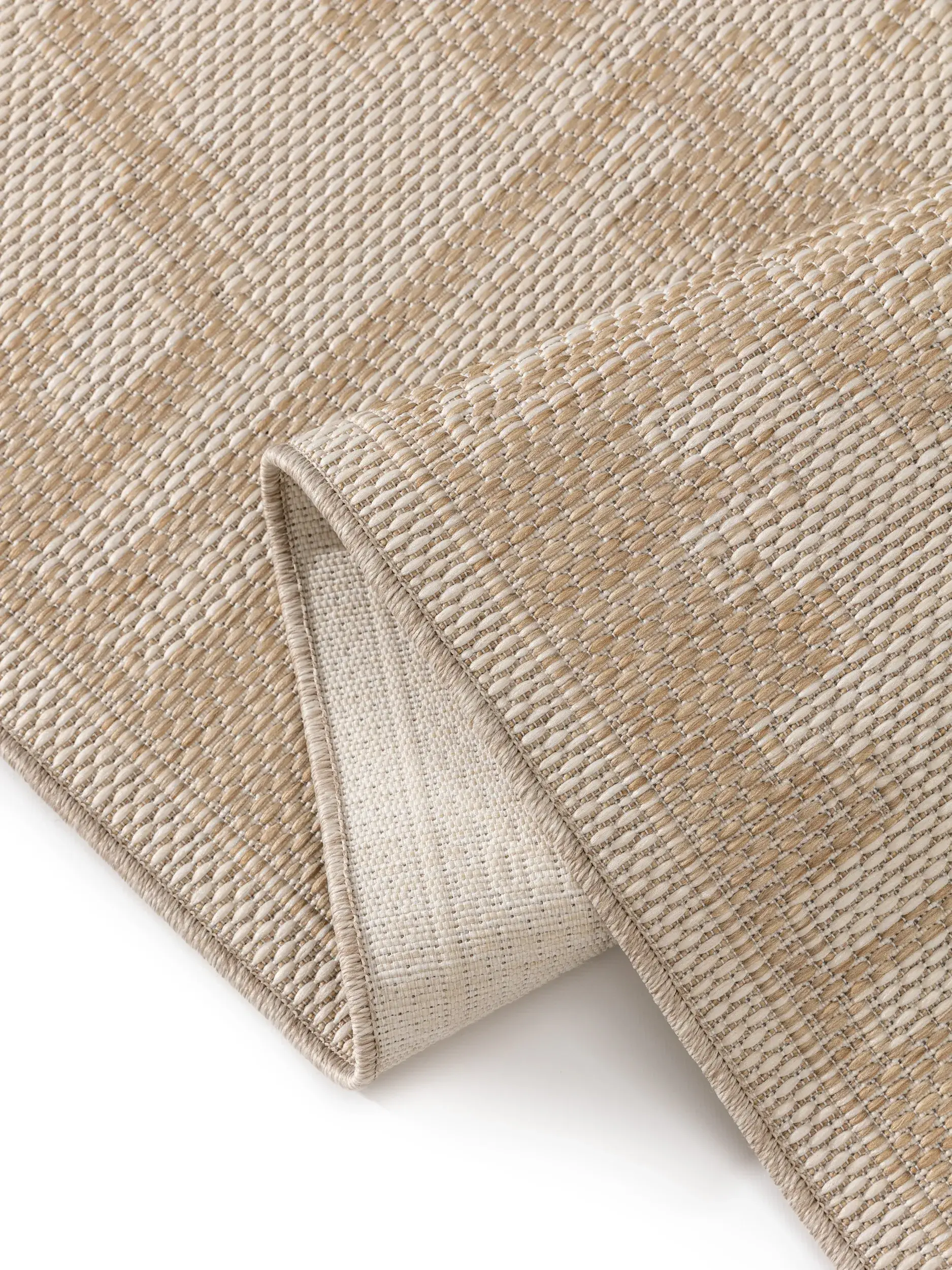 Rug made of 100% Polypropylen in White with a 100% Polypropylen high pile by benuta Nest