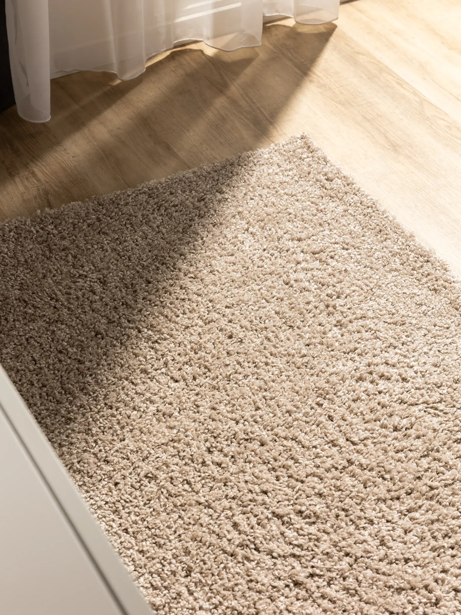 Teppe av 100% Polypropylen i Beige med 100% Polypropylen høy lugg fra benuta Basic