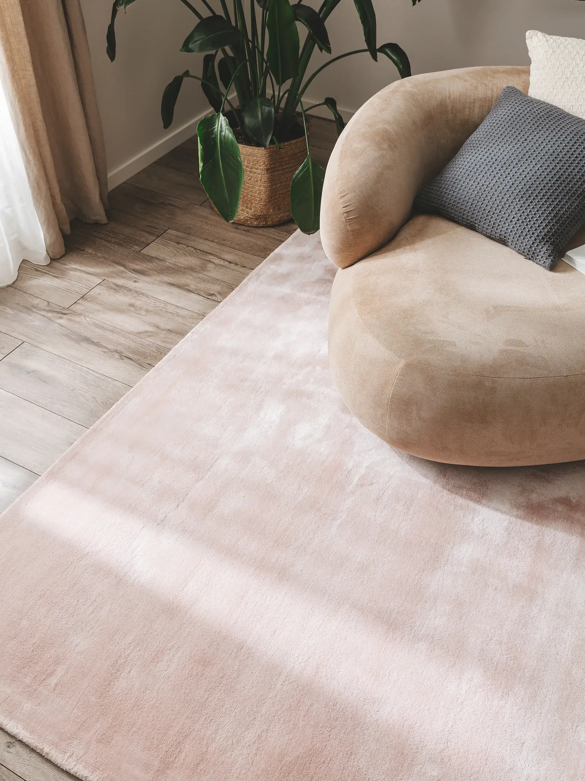 Tapis en 100% Viscose en Rose avec une pile de 100% Viscose de hauteur de benuta pure
