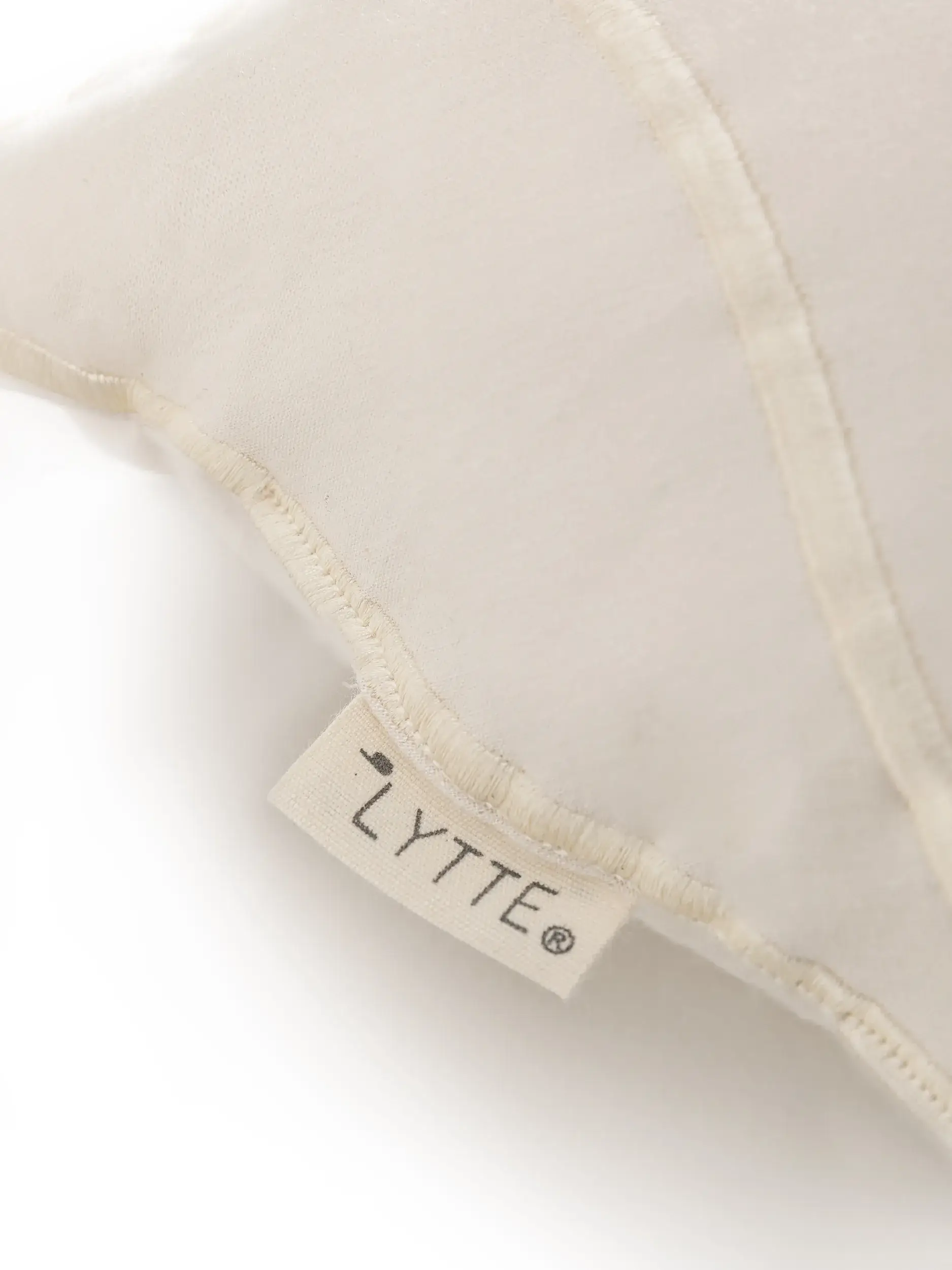 Kissen Hana Cream im Design Floral aus  von Lytte
