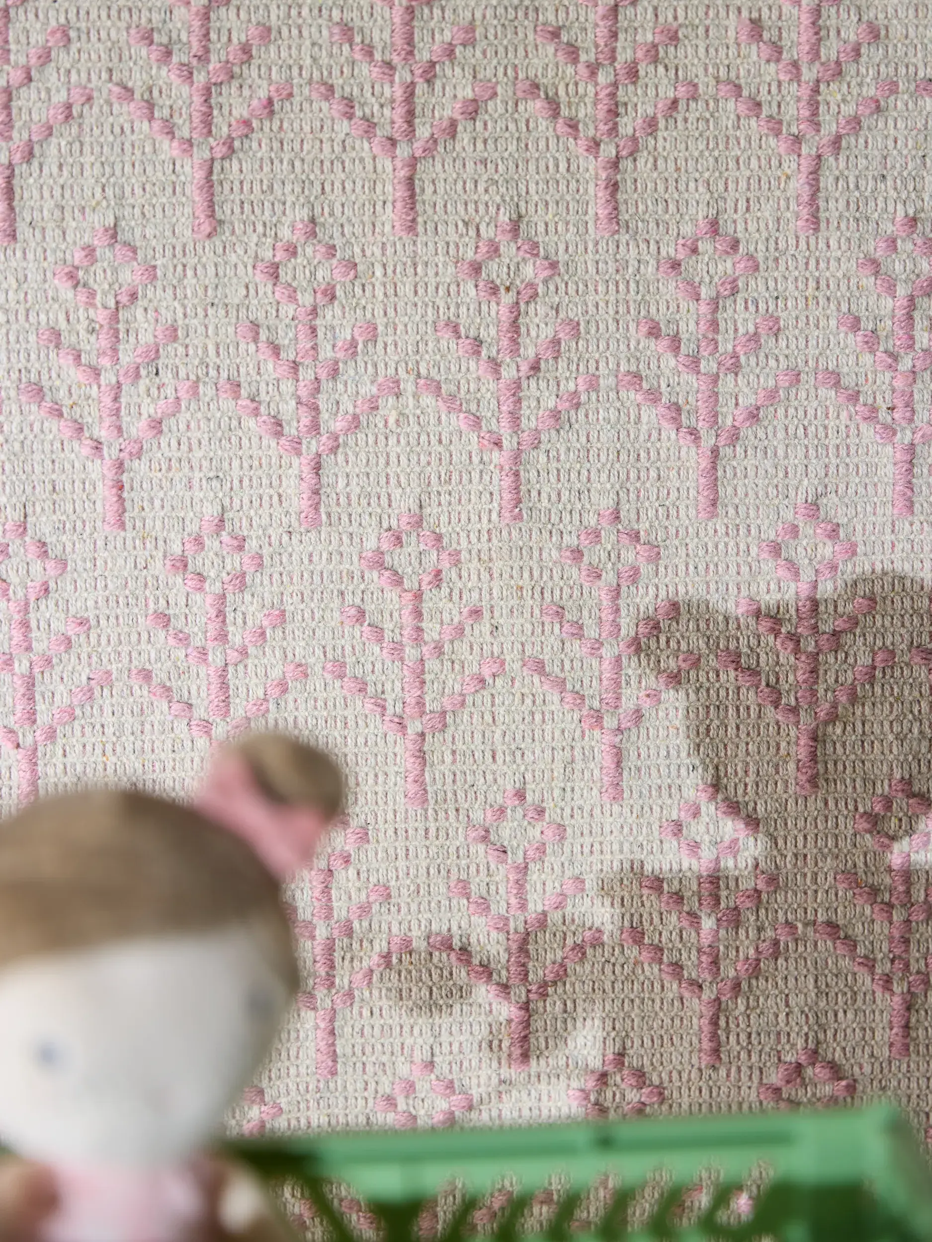 Matto 60% Baumwolle (recycelt), 40% Polyestera värissä Rosa 60% Baumwolle (recycelt), 40% Polyester korkealla nukalla merkiltä Lytte