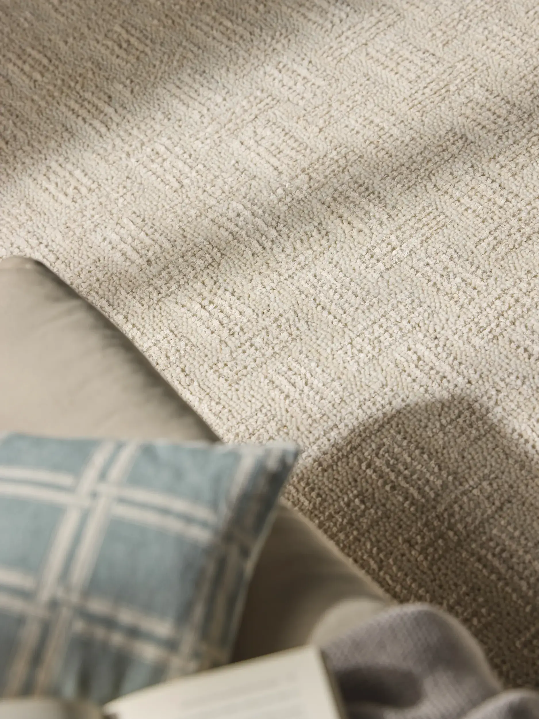 Tapijt van 100% Polyester in Wit met een 100% Polyester hoge pool van benuta nest