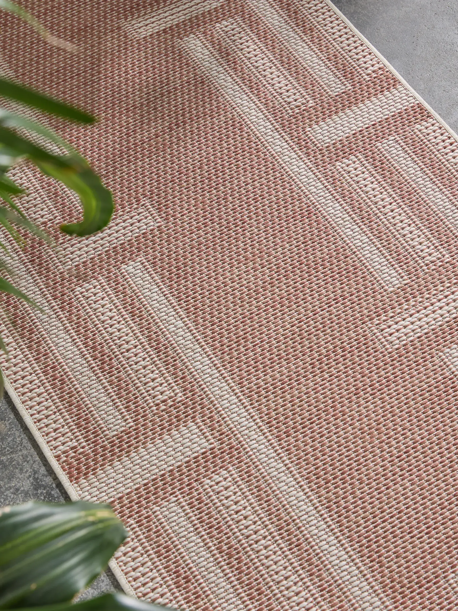 Teppich aus 100% Polypropylen in Braun mit 100% Polypropylen hohem Flor von benuta Nest