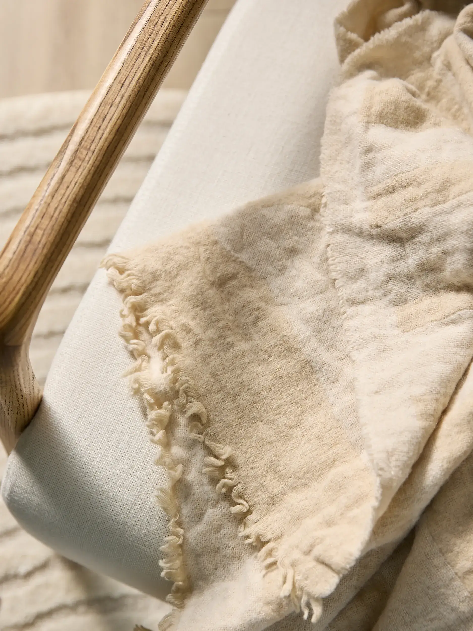 Tæppe Jana Cremehvid/Beige fra benuta nest