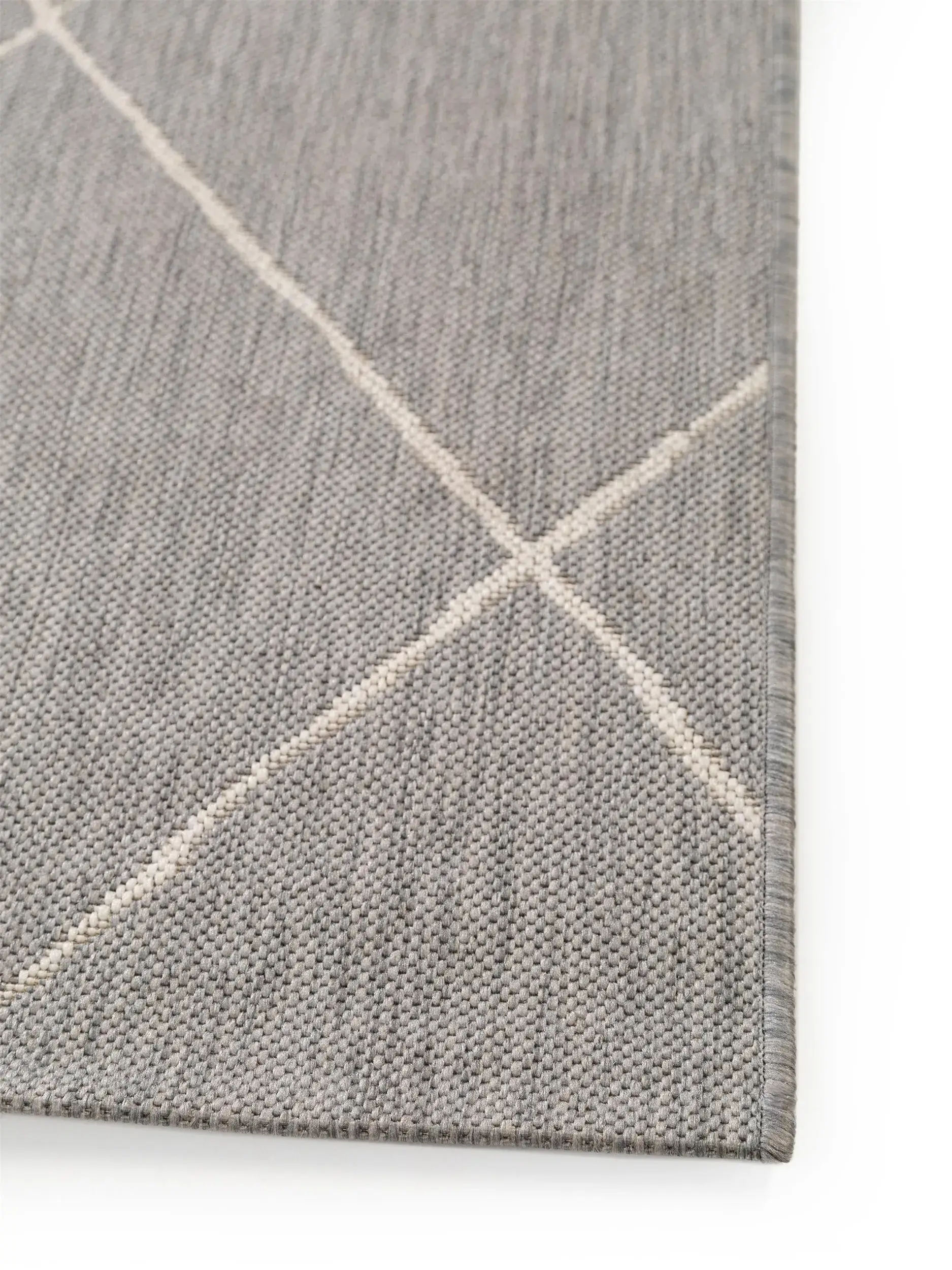 Rug made of 100% Polypropylen in Grau with a 100% Polypropylen high pile by benuta Nest