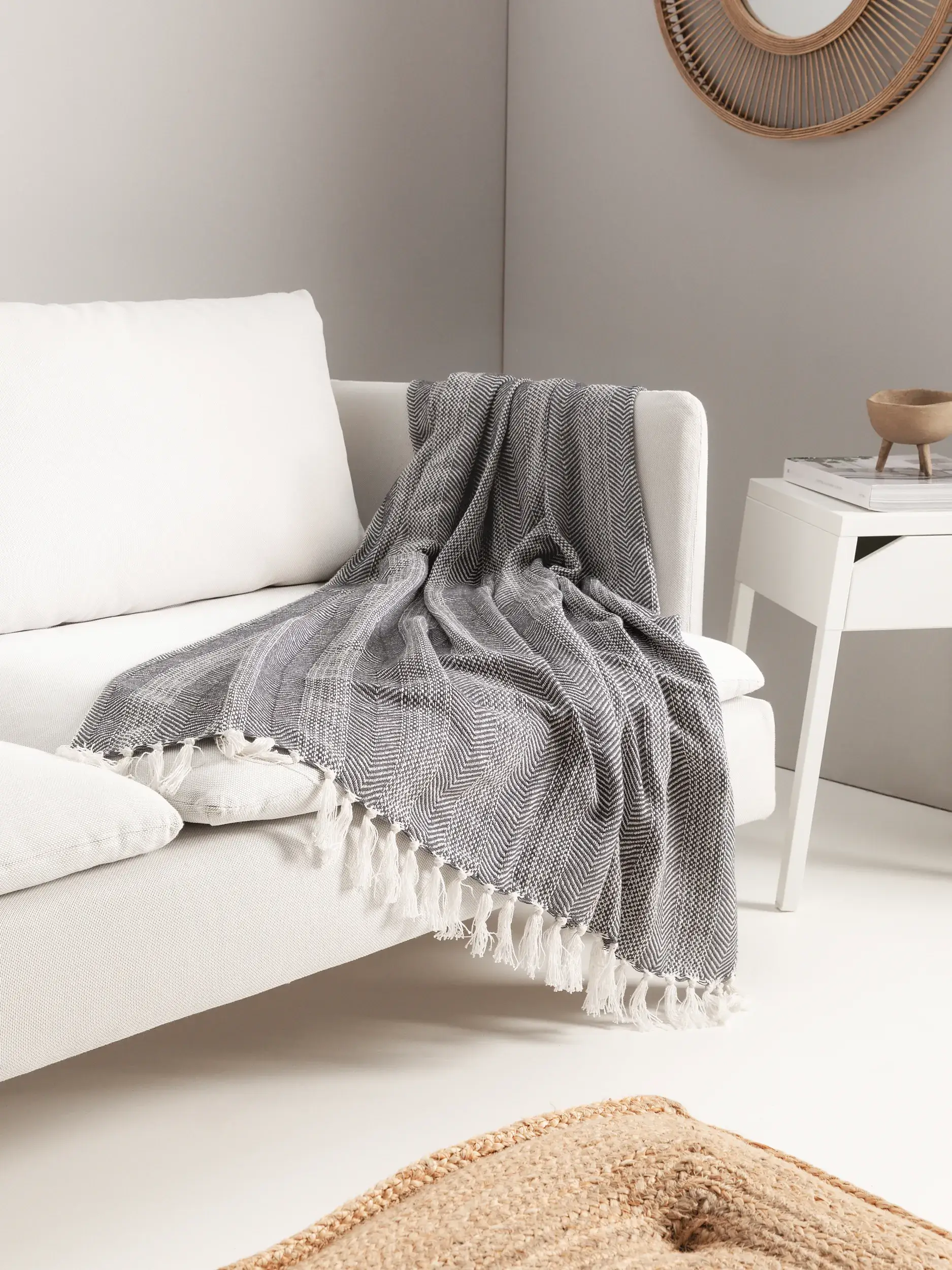 Baumwolldecke Alisea Anthrazit in Ornament design made of 100% Cotton by benuta Nest