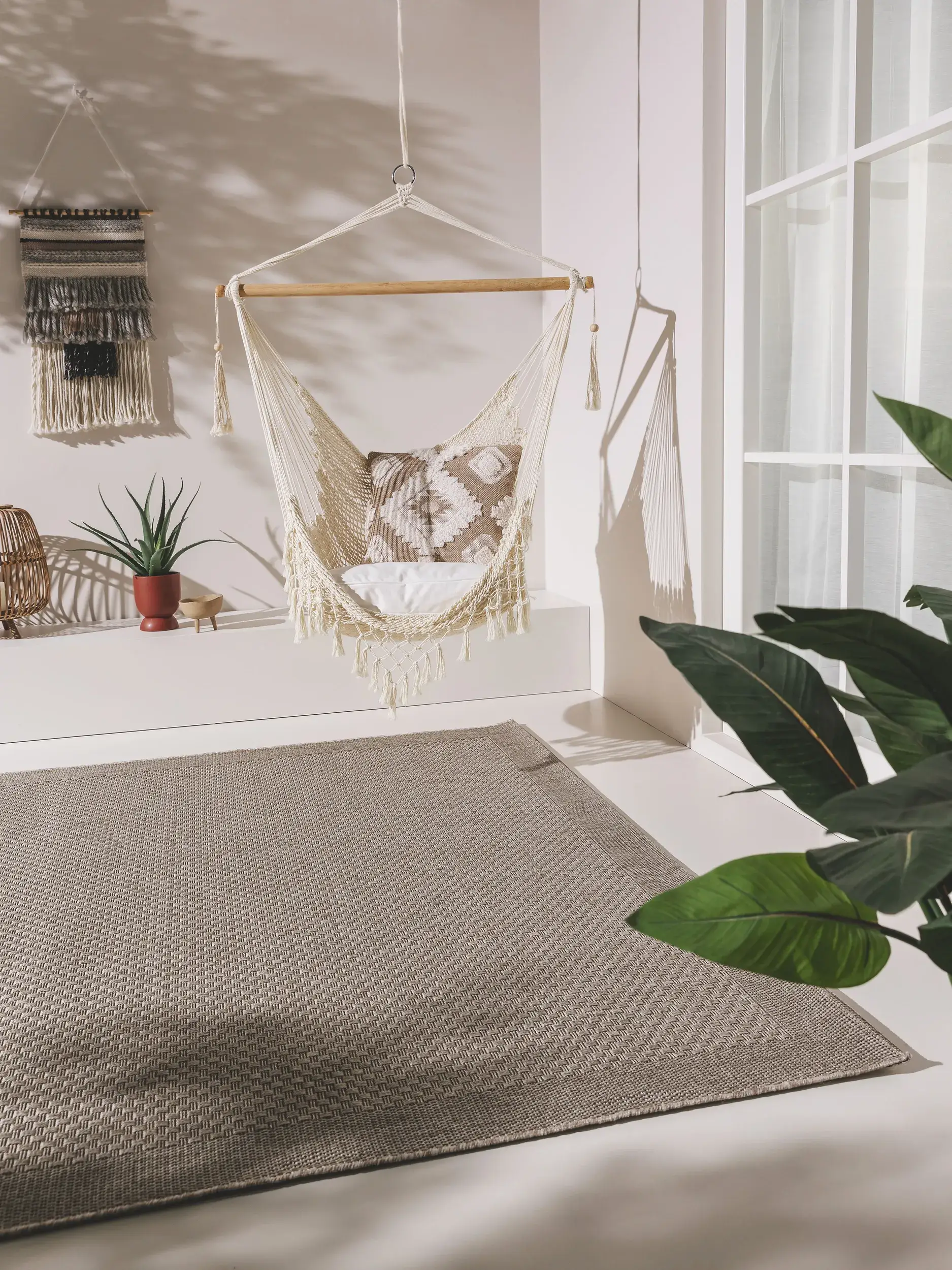 Rug made of 100% Polypropylen in Grau with a 100% Polypropylen high pile by benuta Nest