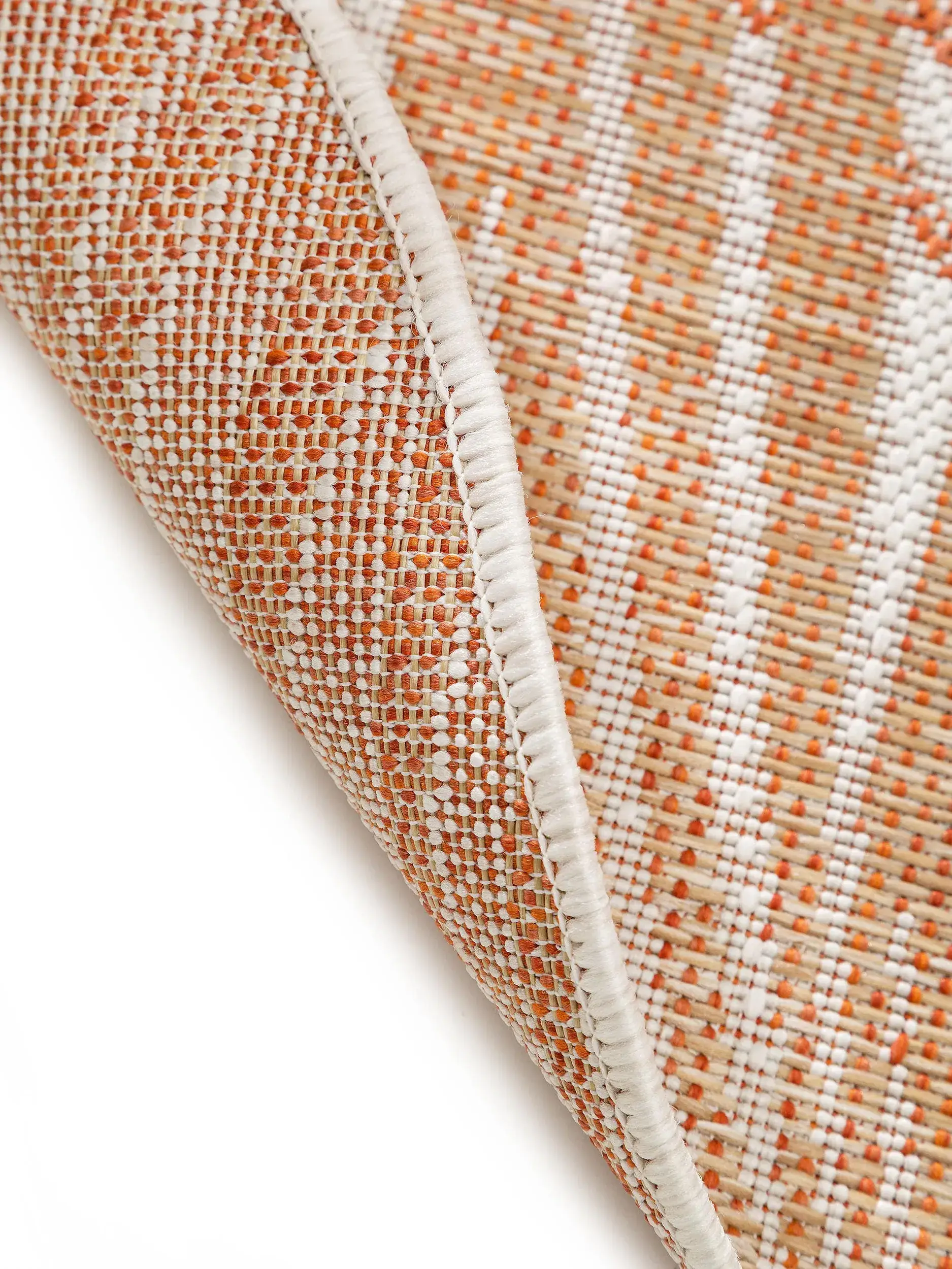 Tapis en 100% Polypropylène en Orange avec une pile de 100% Polypropylène de hauteur de benuta nest