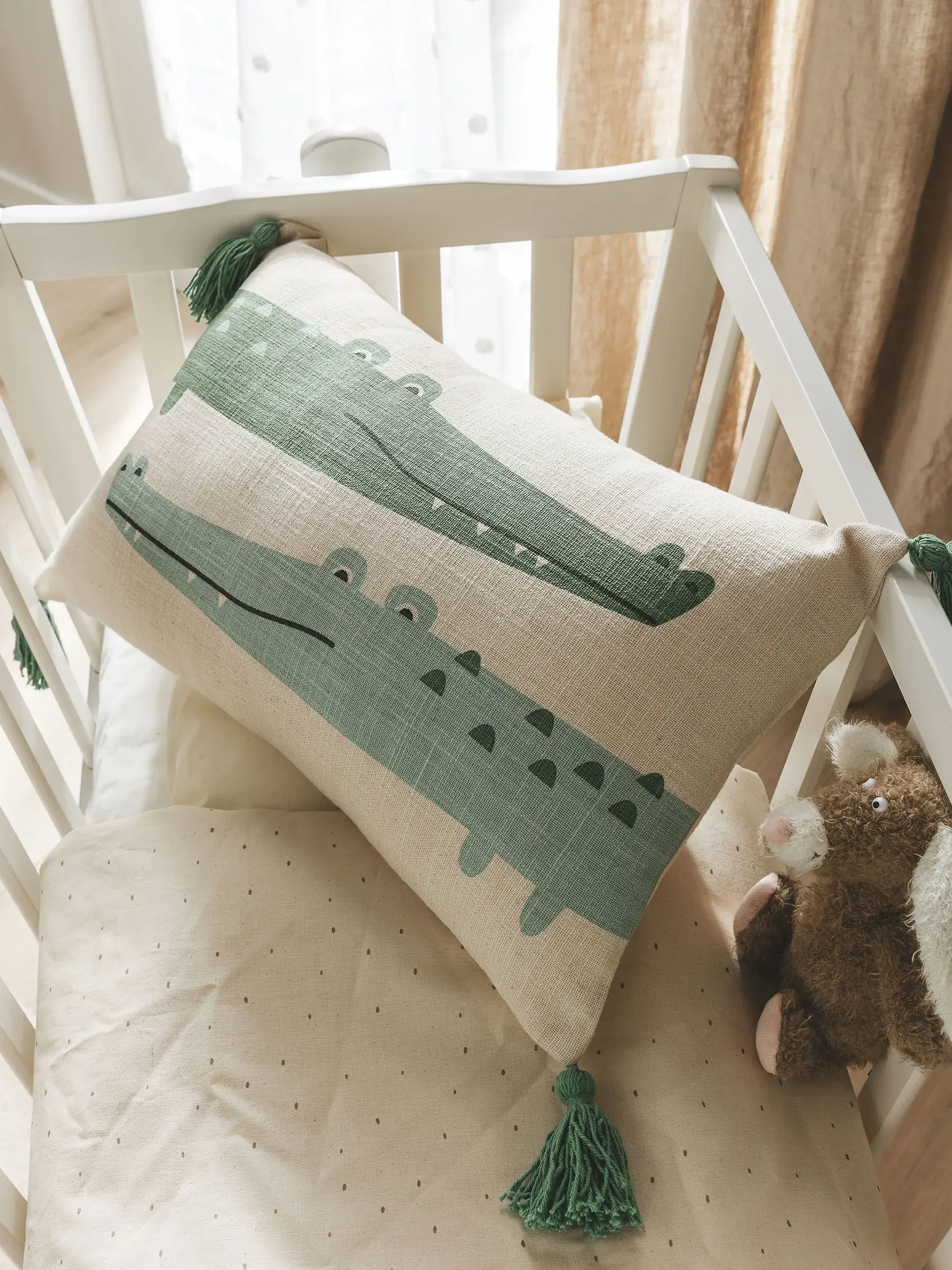 Kissenbezug Savannah Grün im Design Tiermotive aus  von Lytte