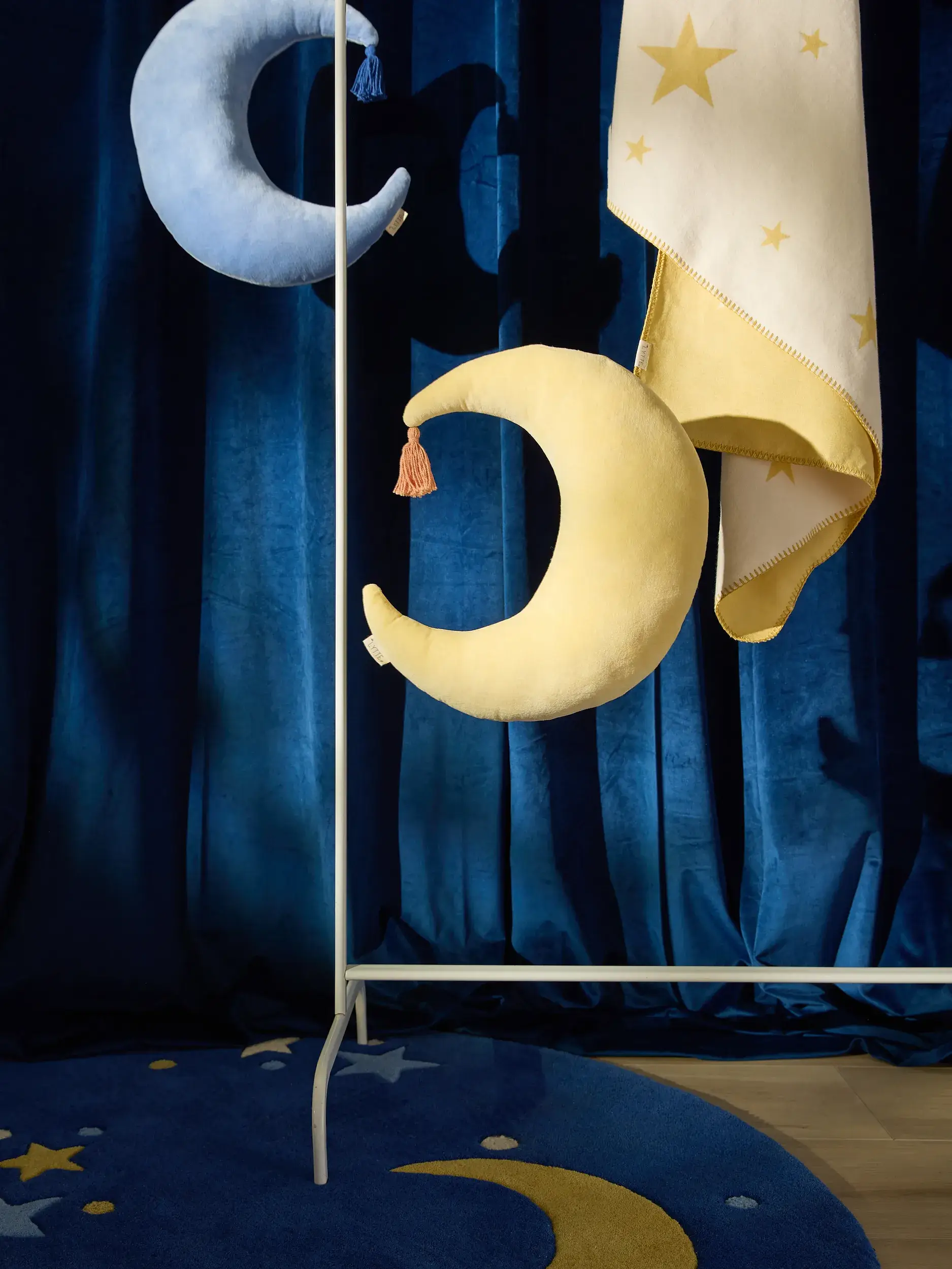 Kissen Alex Gelb im Design Kindermotive aus  von Lytte
