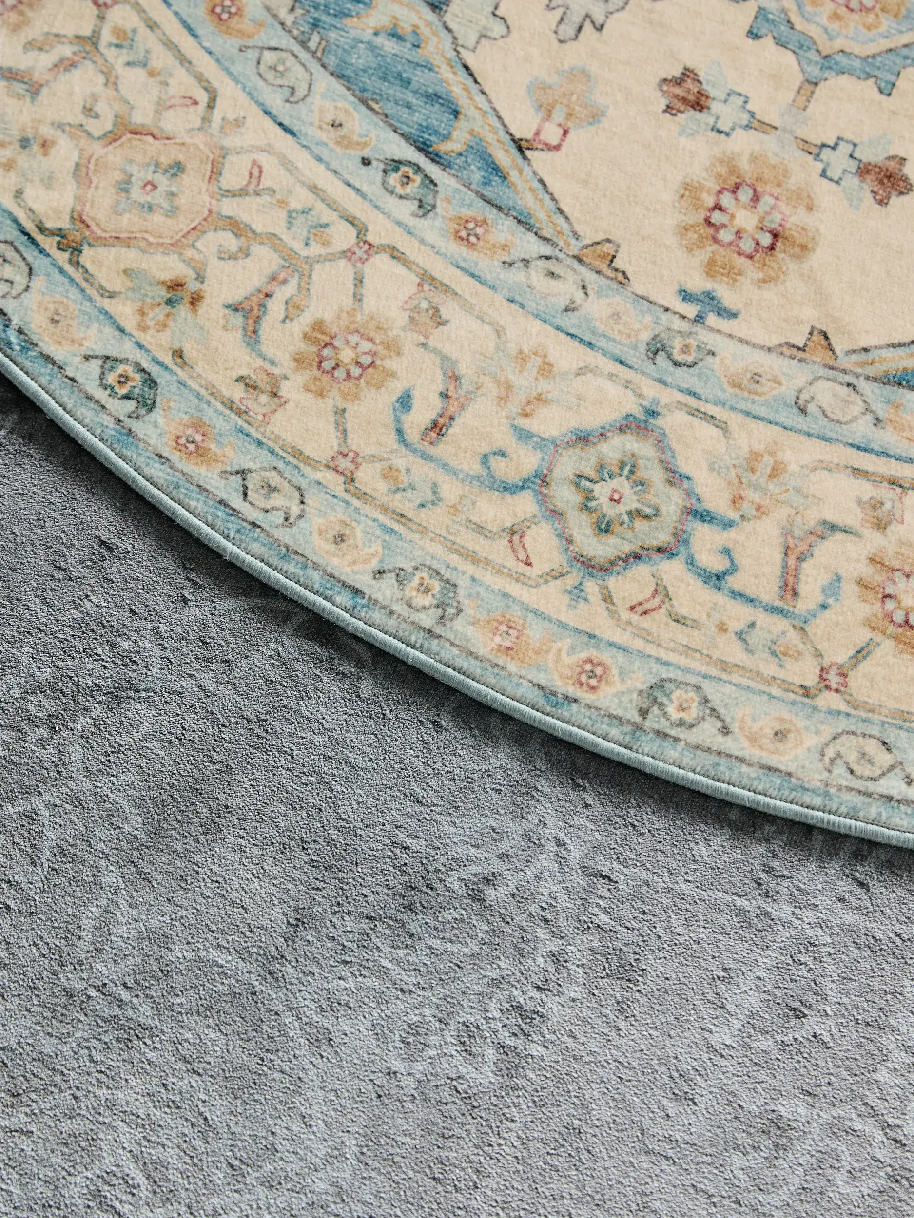 Teppich aus 100% Polyester in Beige mit 100% Polyester hohem Flor von benuta Nest