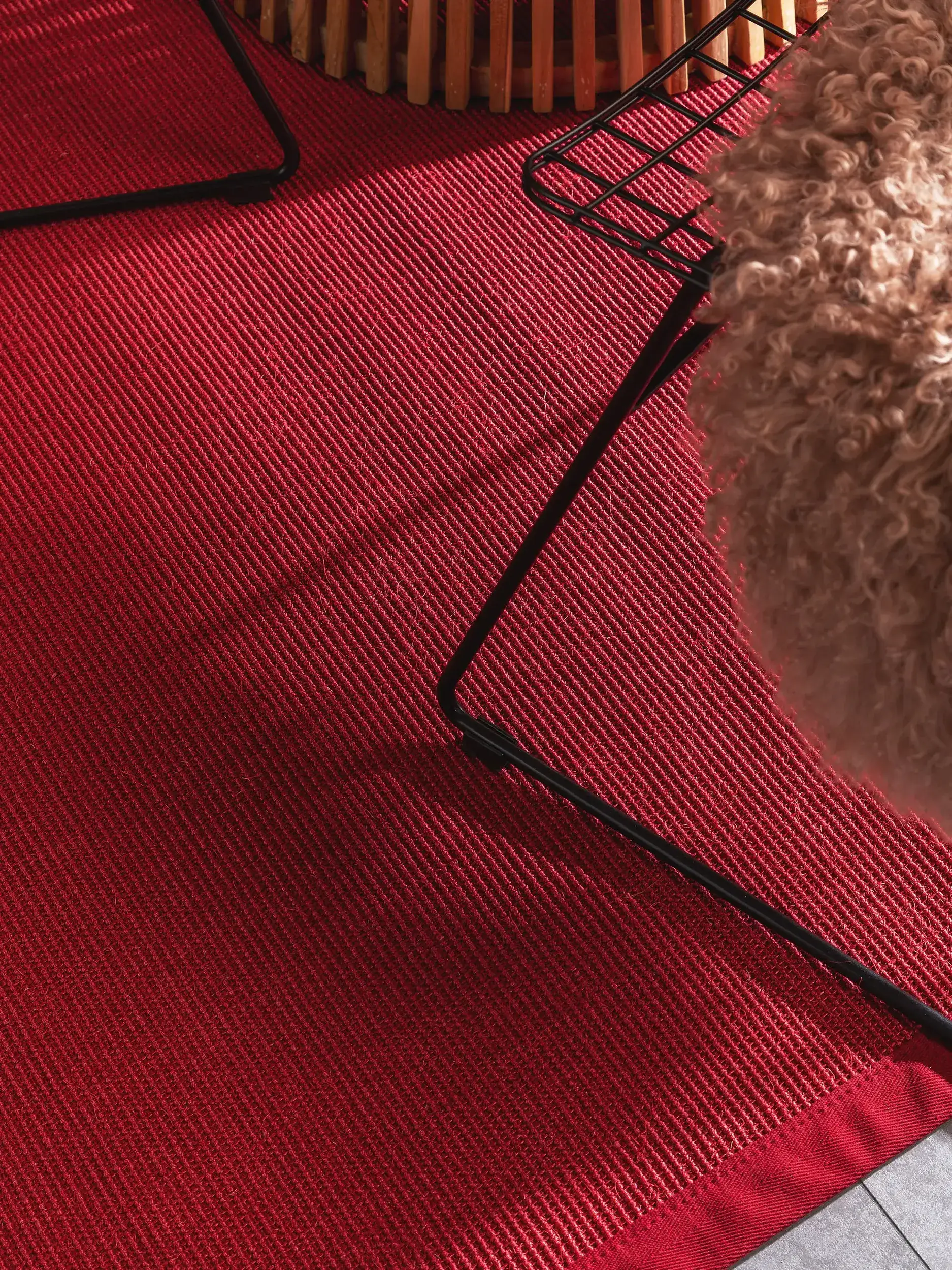 Teppich aus 100% Sisal in Rot mit 100% Sisal hohem Flor von benuta Nest