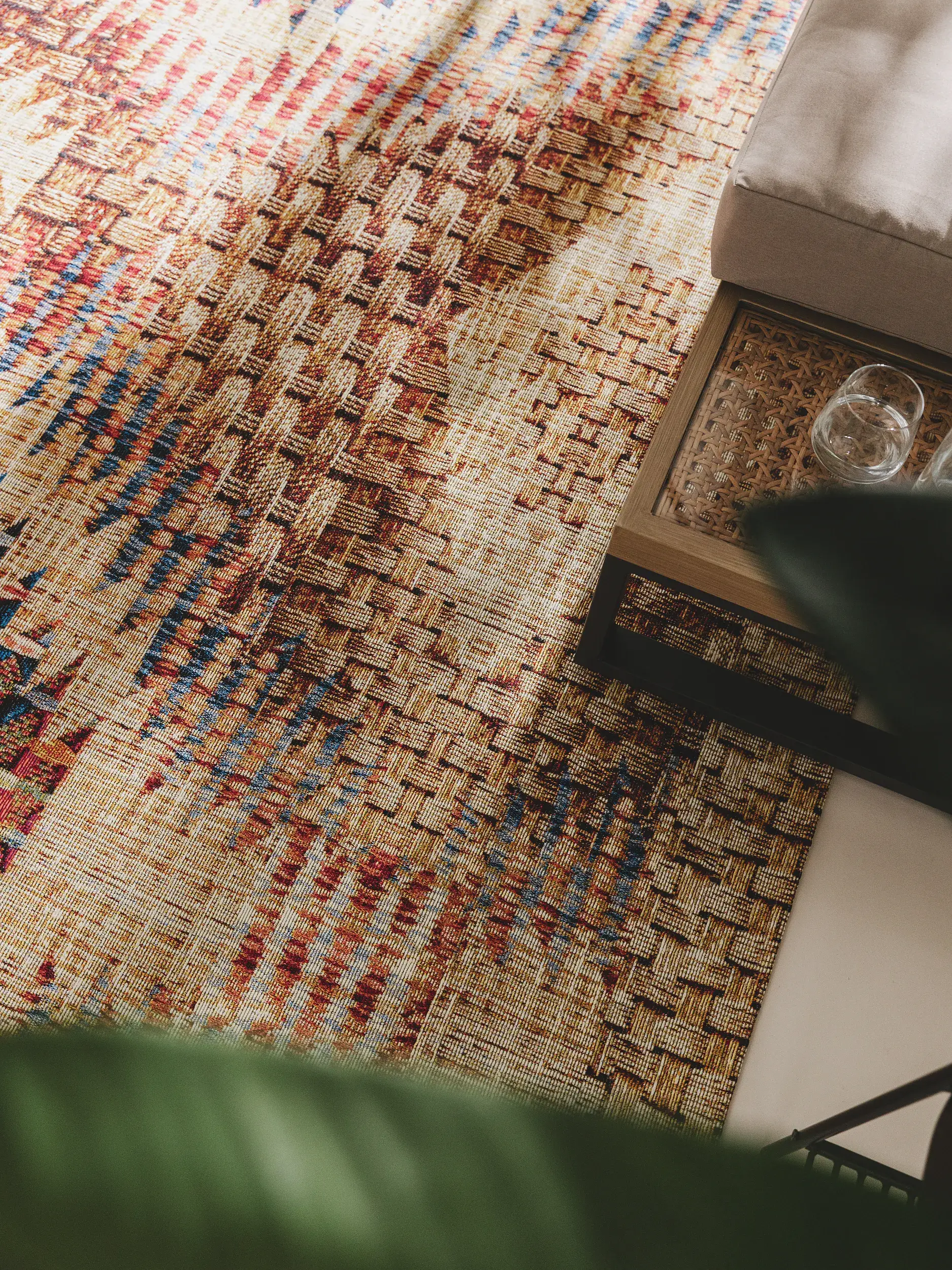 Teppich aus 76% Polypropylen, 24% Polyester in Multicolor mit 76% Polypropylen, 24% Polyester hohem Flor von benuta Nest