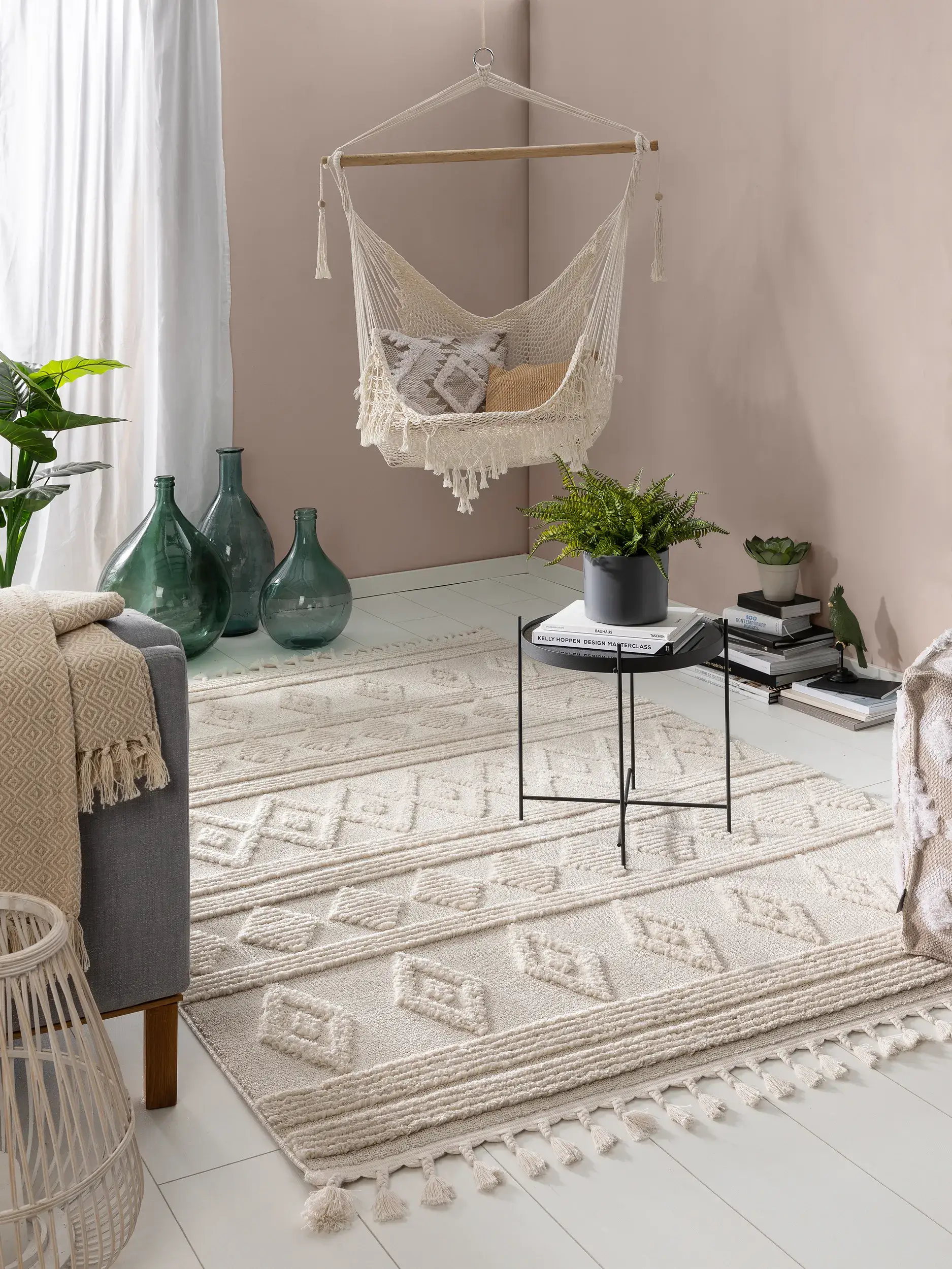 Tapijt van 100% Polyester in Beige met een 100% Polyester hoge pool van benuta POP