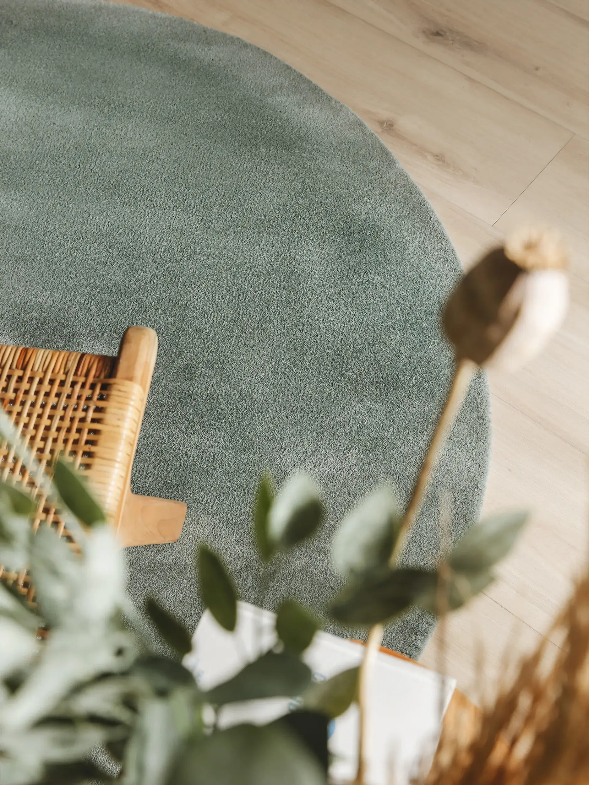 Teppich aus 100% Wolle in Grün mit 100% Wolle hohem Flor von benuta Nest