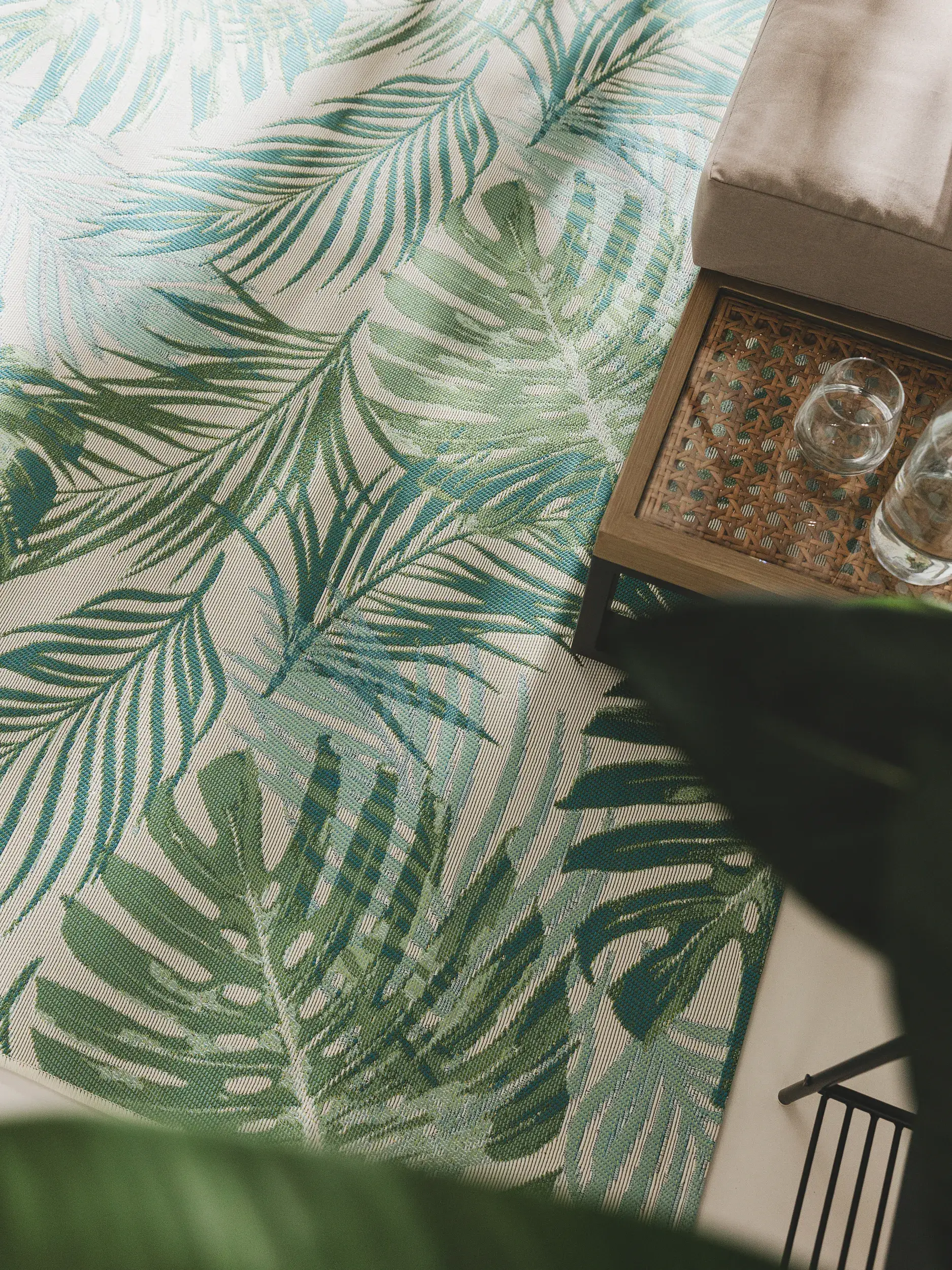 Teppich Artis aus 76% Polypropylen, 23% Polyester, 1% Latex in Grün von benuta Nest