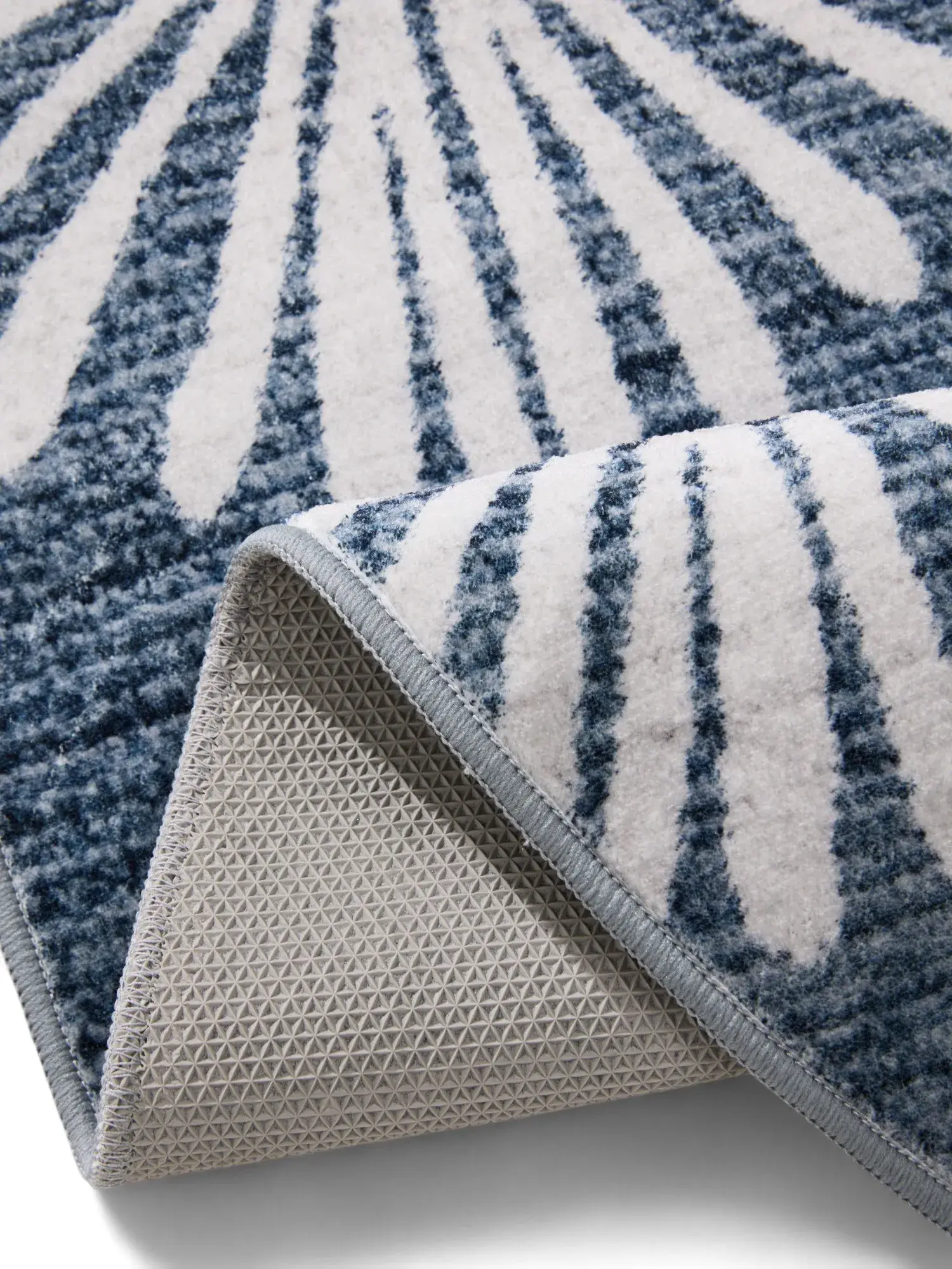 Rug made of 100% Polyester in Grey with a 100% Polyester high pile by benuta Nest