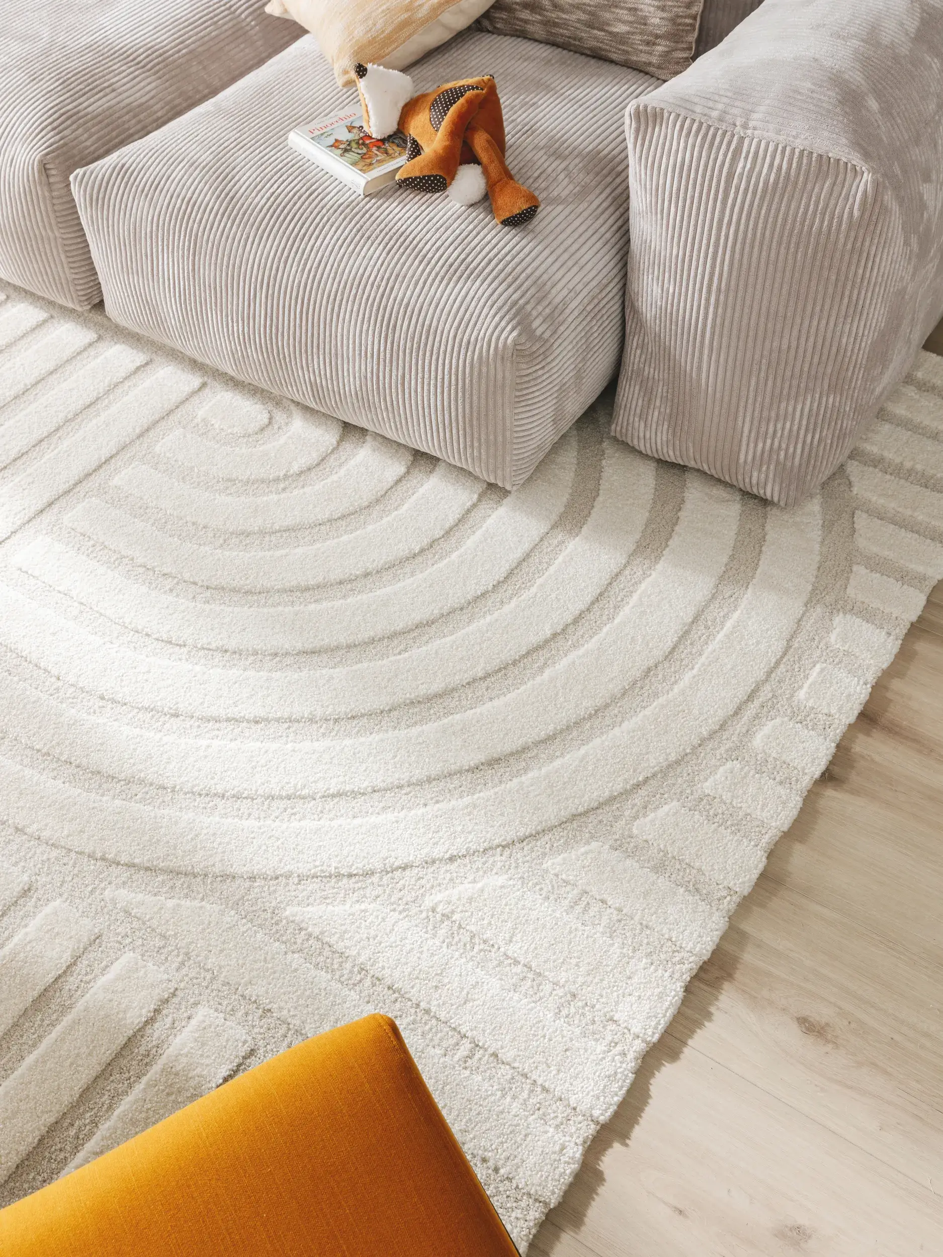 Matta av 60% Polypropen, 40% Polyester i Beige med 60% Polypropen, 40% Polyester hög lugg från benuta nest