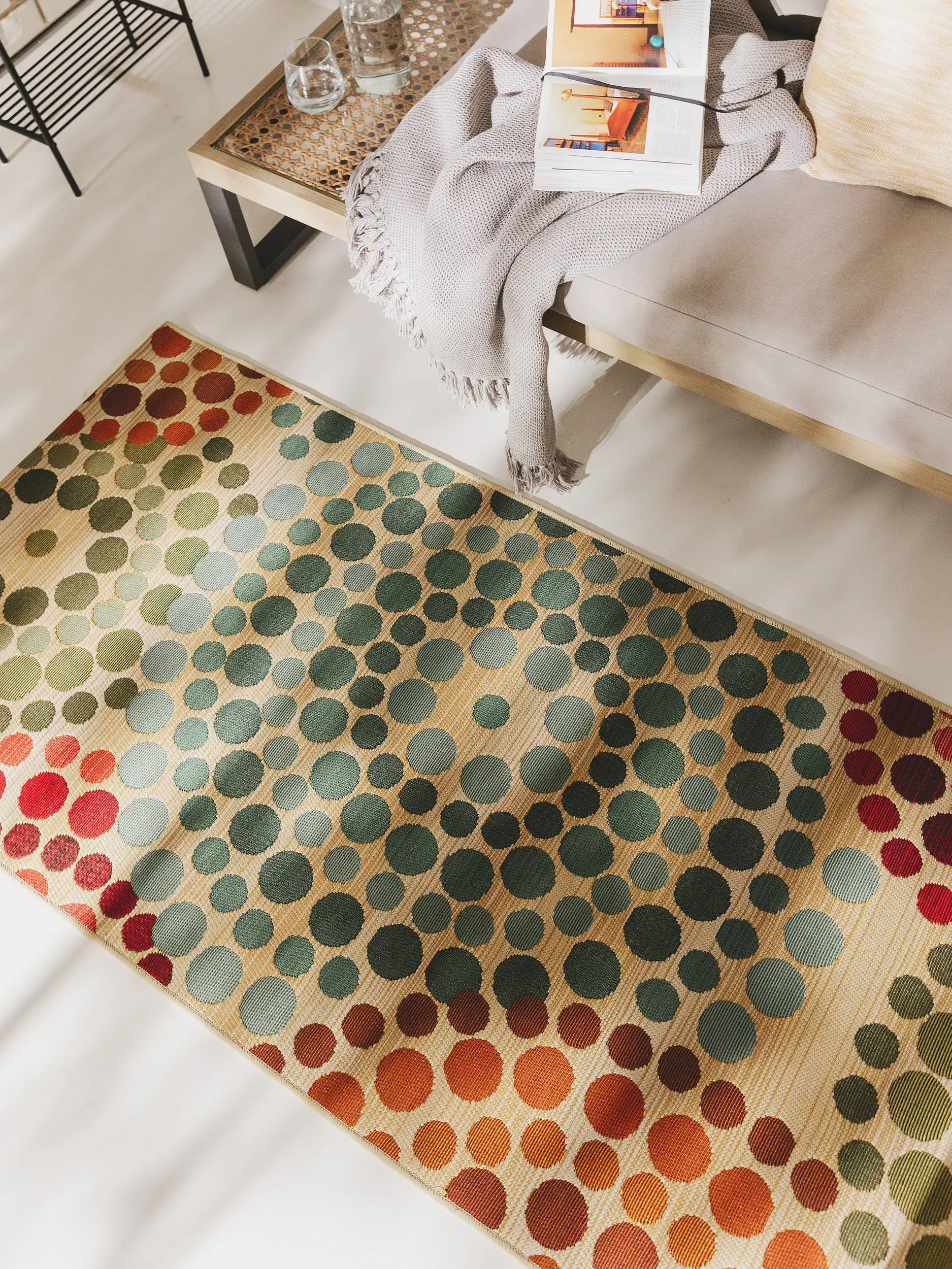Tapijt van 76% Polypropyleen, 23% Polyester, 1% Latex in Veelkleurig met een 76% Polypropyleen, 23% Polyester, 1% Latex hoge pool van benuta nest