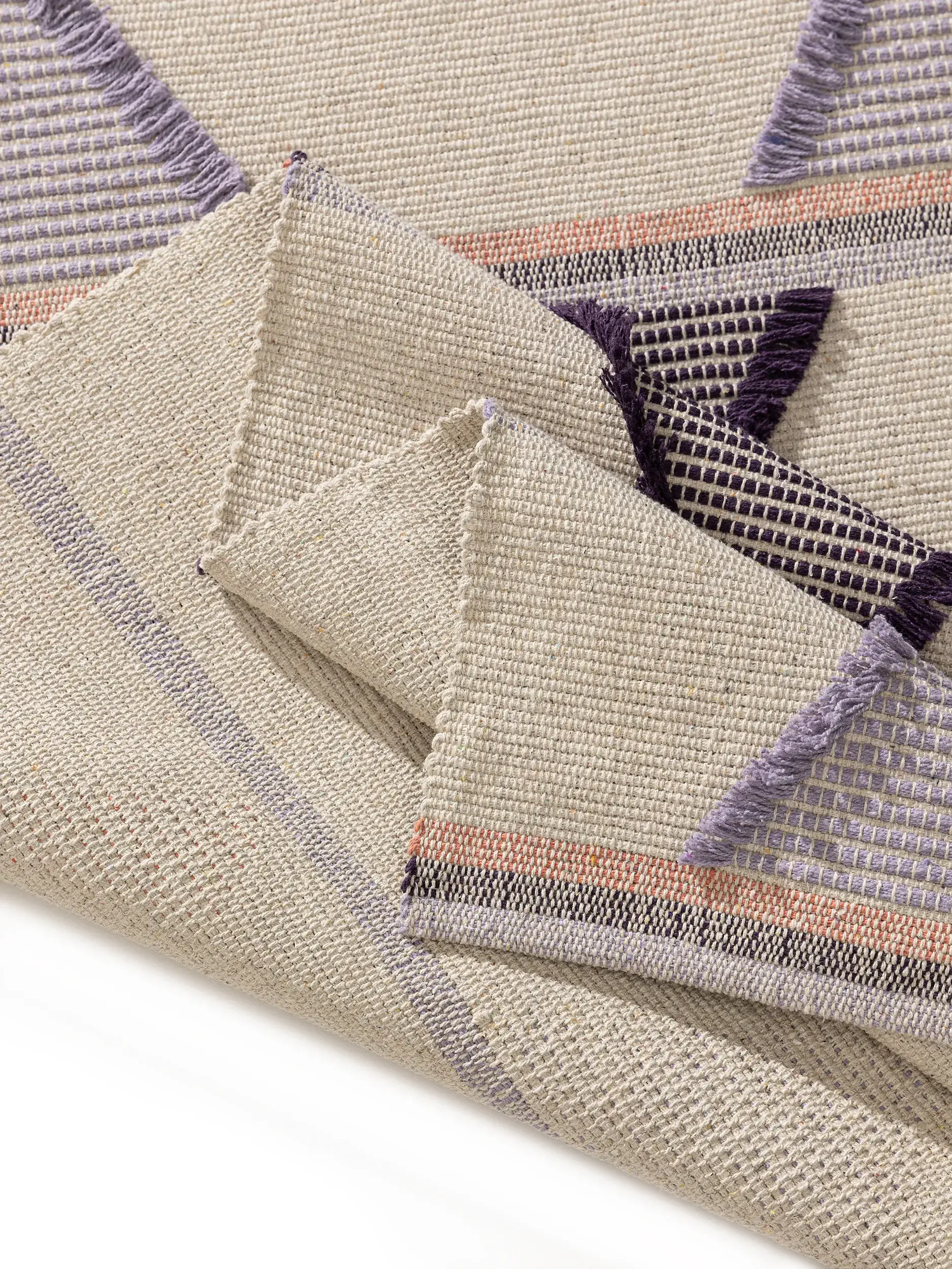 Rug made of 60% Cotton, 40% Polyester in Multicolour with a 60% Cotton, 40% Polyester high pile by Lytte