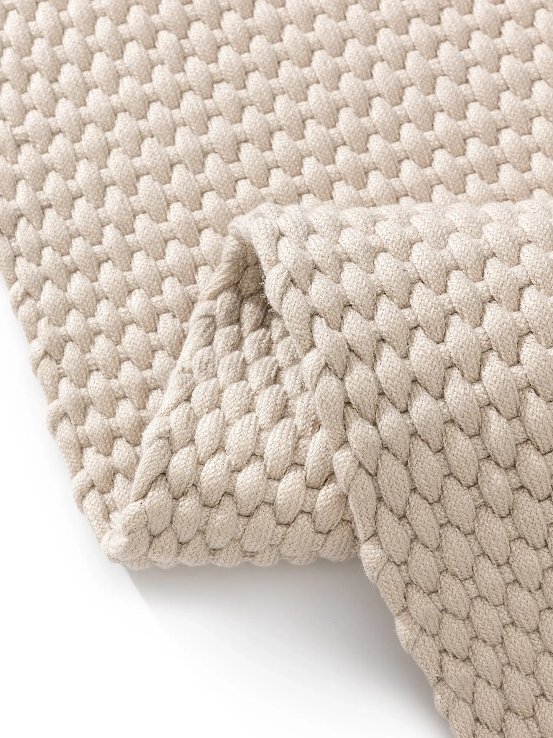 Matto 100% Polyester (recyceltes PET)a värissä Beige 100% Polyester (recyceltes PET) korkealla nukalla merkiltä benuta Finest