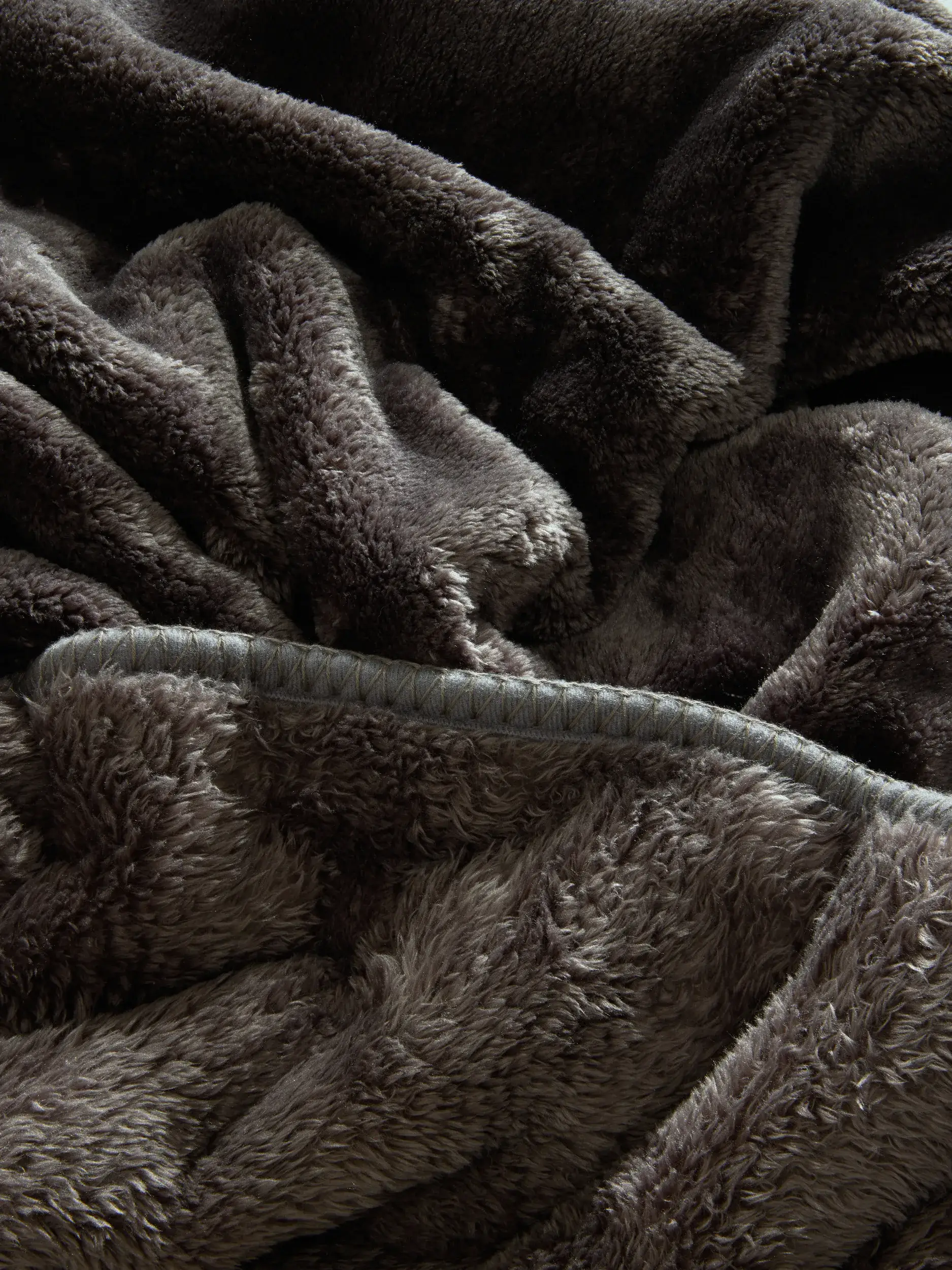 Manta Lux Gris oscuro de benuta Finest