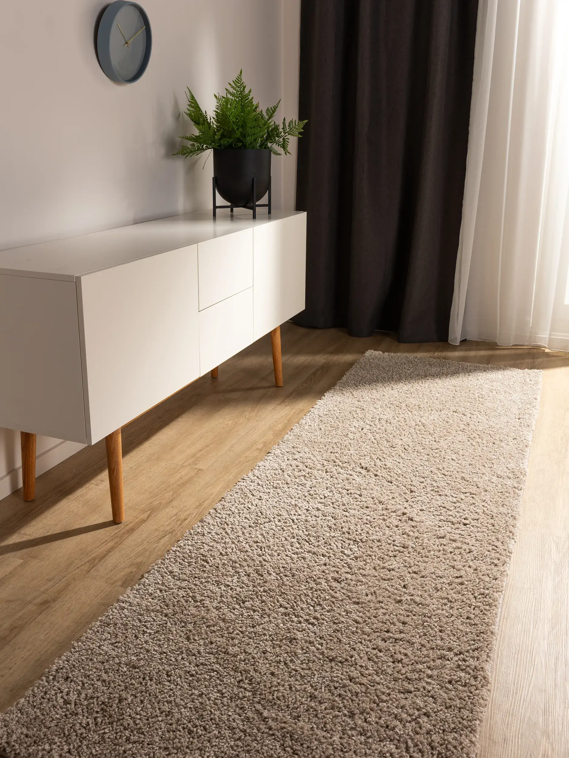 Teppe av 100% Polypropylen i Beige med 100% Polypropylen høy lugg fra benuta Basic