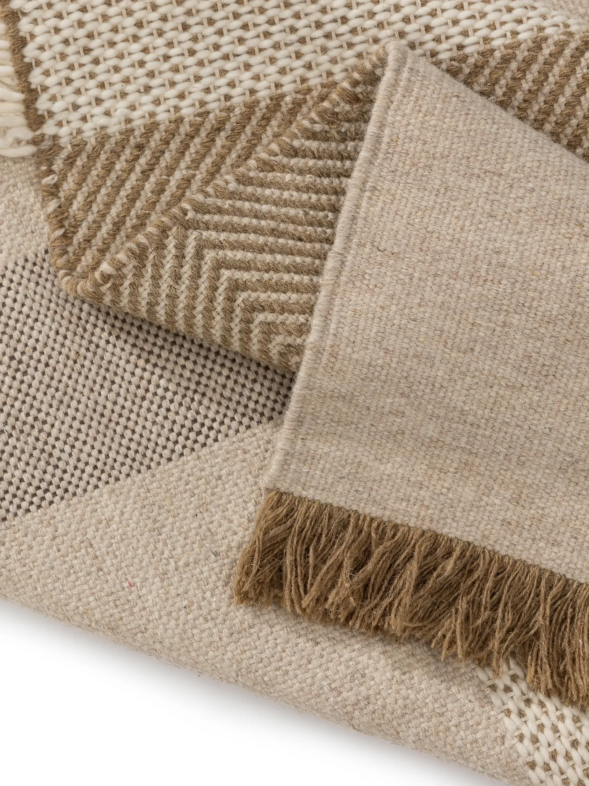 Teppich aus 75% Wolle, 20% Baumwolle, 5% Polyamide in Beige mit 75% Wolle, 20% Baumwolle, 5% Polyamide hohem Flor von benuta Pure