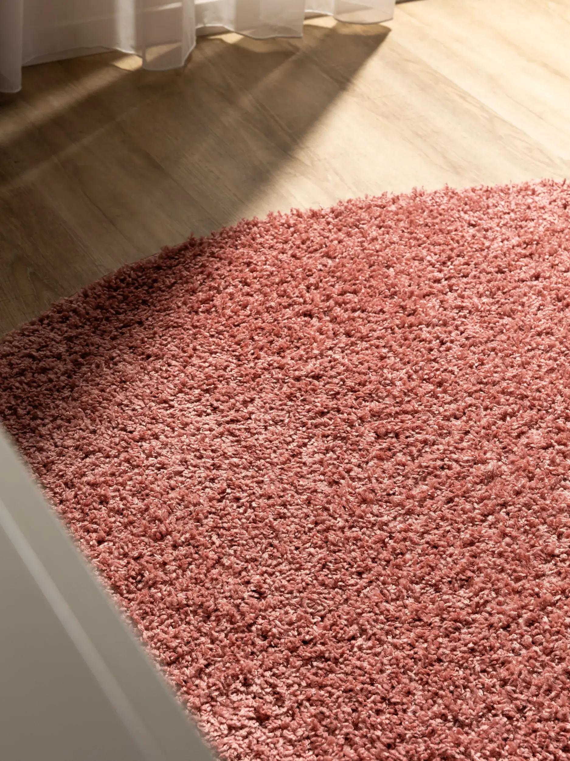 Matto 100% Polypropylena värissä Rosa 100% Polypropylen korkealla nukalla merkiltä benuta Basic