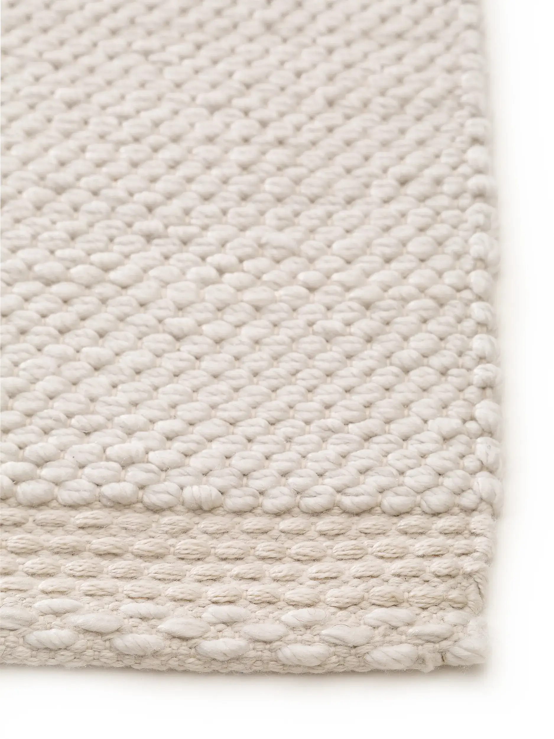 Rug made of 100% Polyester (recyceltes PET) in Beige with a 100% Polyester (recyceltes PET) high pile by benuta Pure