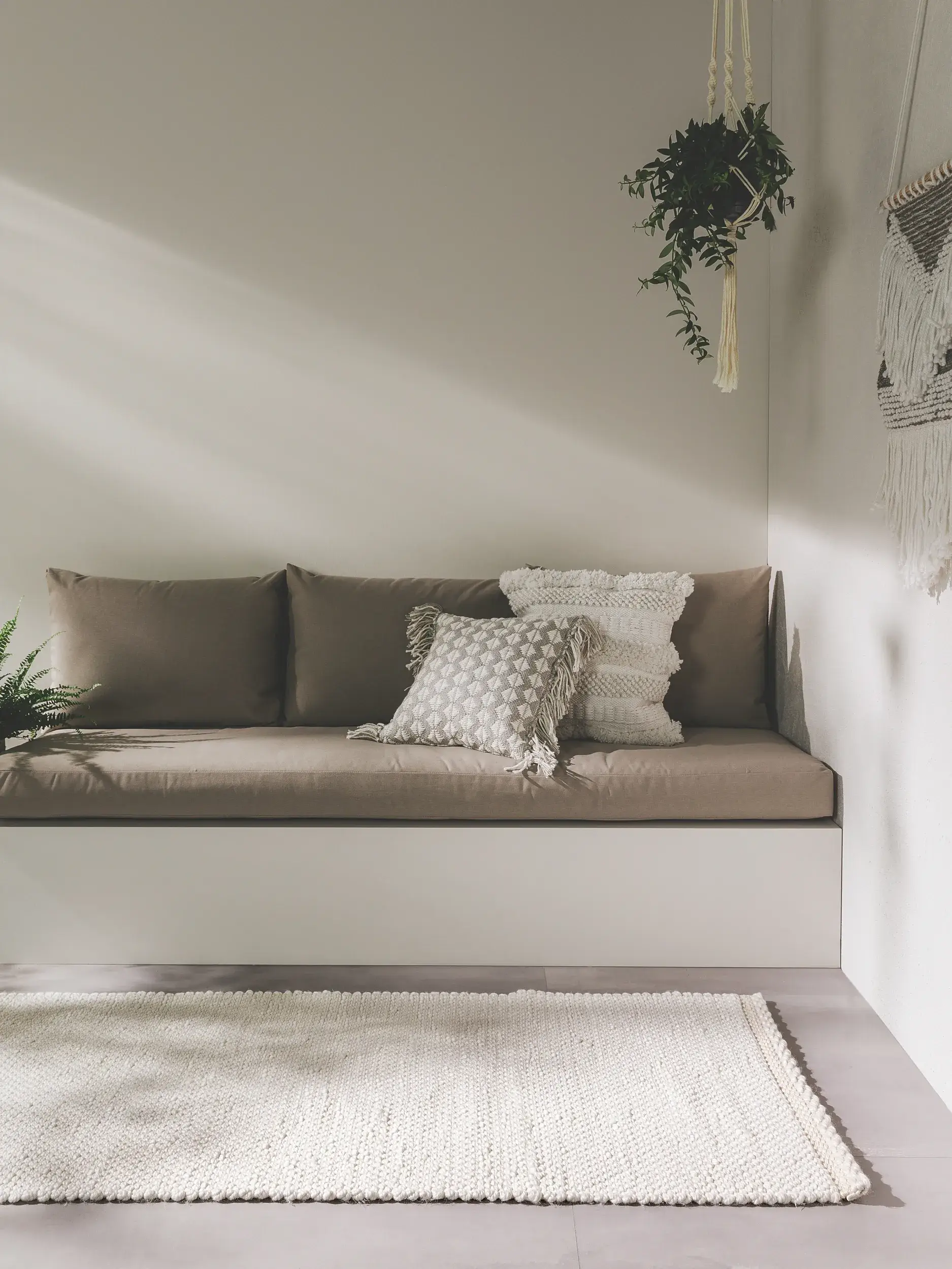 Rug made of 100% Polyester (recyceltes PET) in Beige with a 100% Polyester (recyceltes PET) high pile by benuta Pure