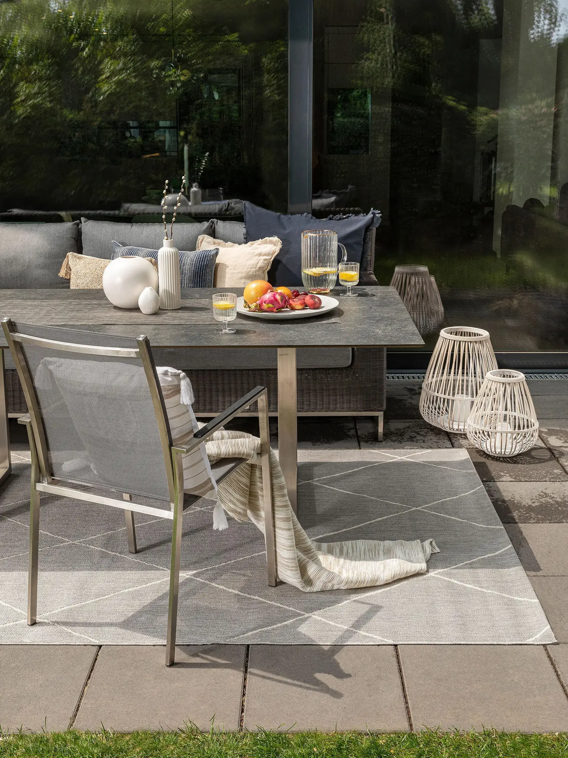 Rug made of 100% Polypropylen in Grau with a 100% Polypropylen high pile by benuta Nest
