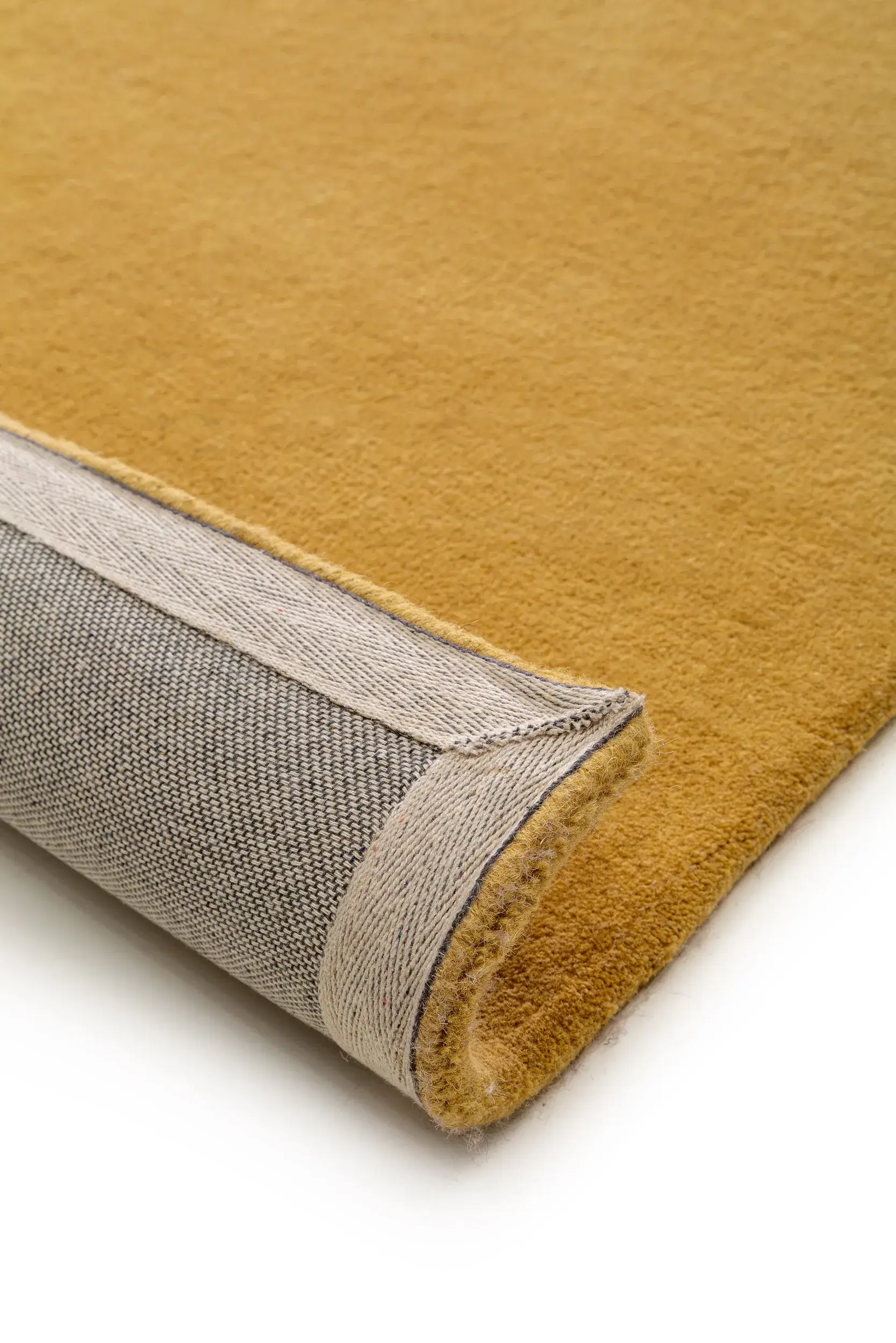 Teppich aus 100% Wolle in Gelb mit 100% Wolle hohem Flor von benuta Nest