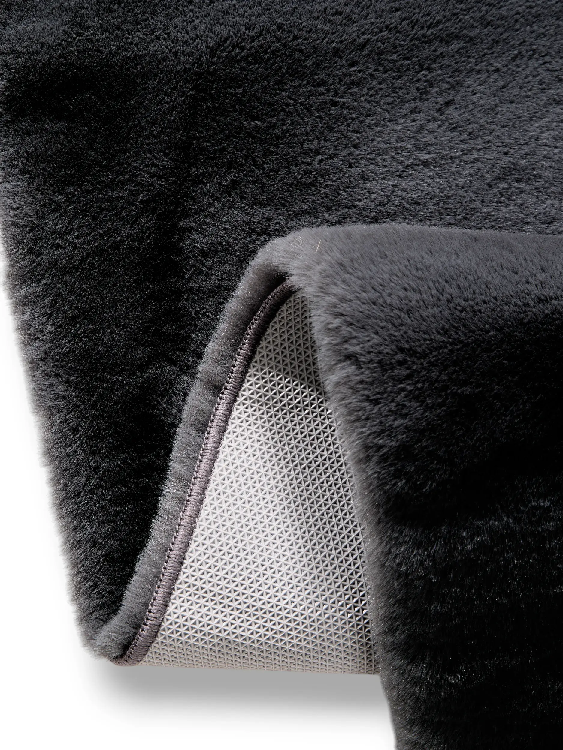 Teppich aus 100% Polyester in Grau mit 100% Polyester hohem Flor von benuta Nest