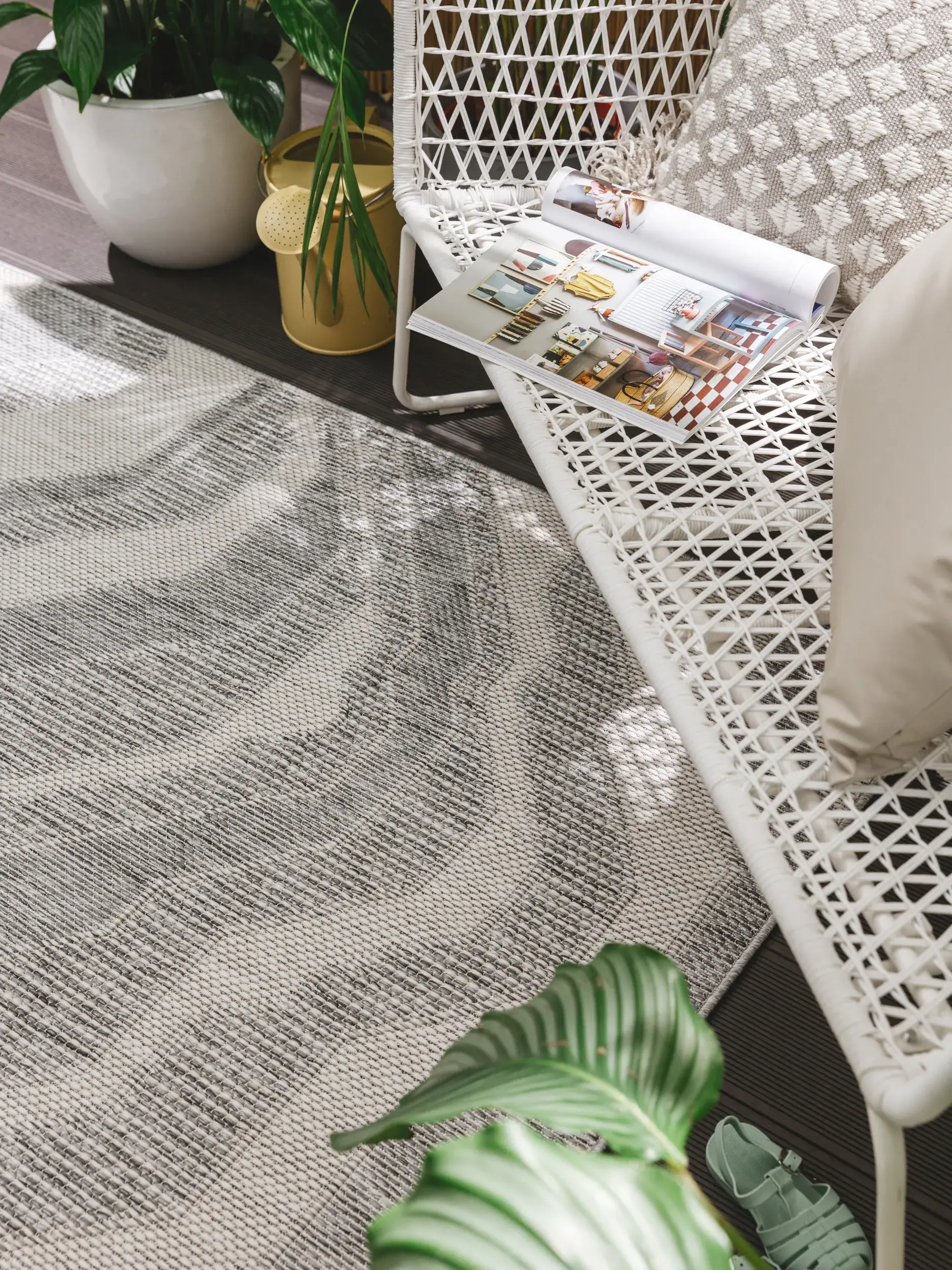 Rug made of 100% Polypropylen in Grey with a 100% Polypropylen high pile by benuta Nest