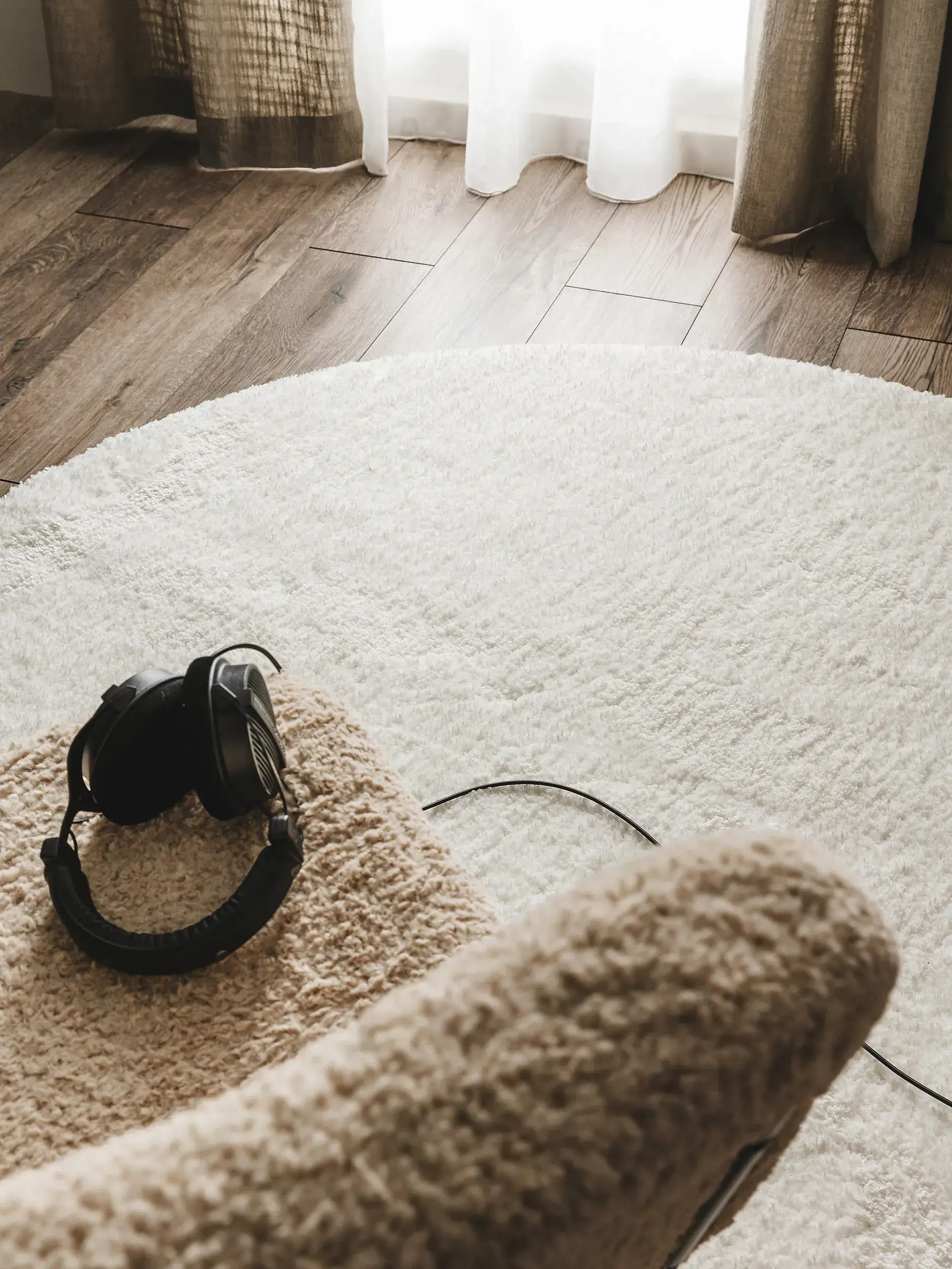 Rug Cloudy made of 100% Polyester in White by benuta Nest